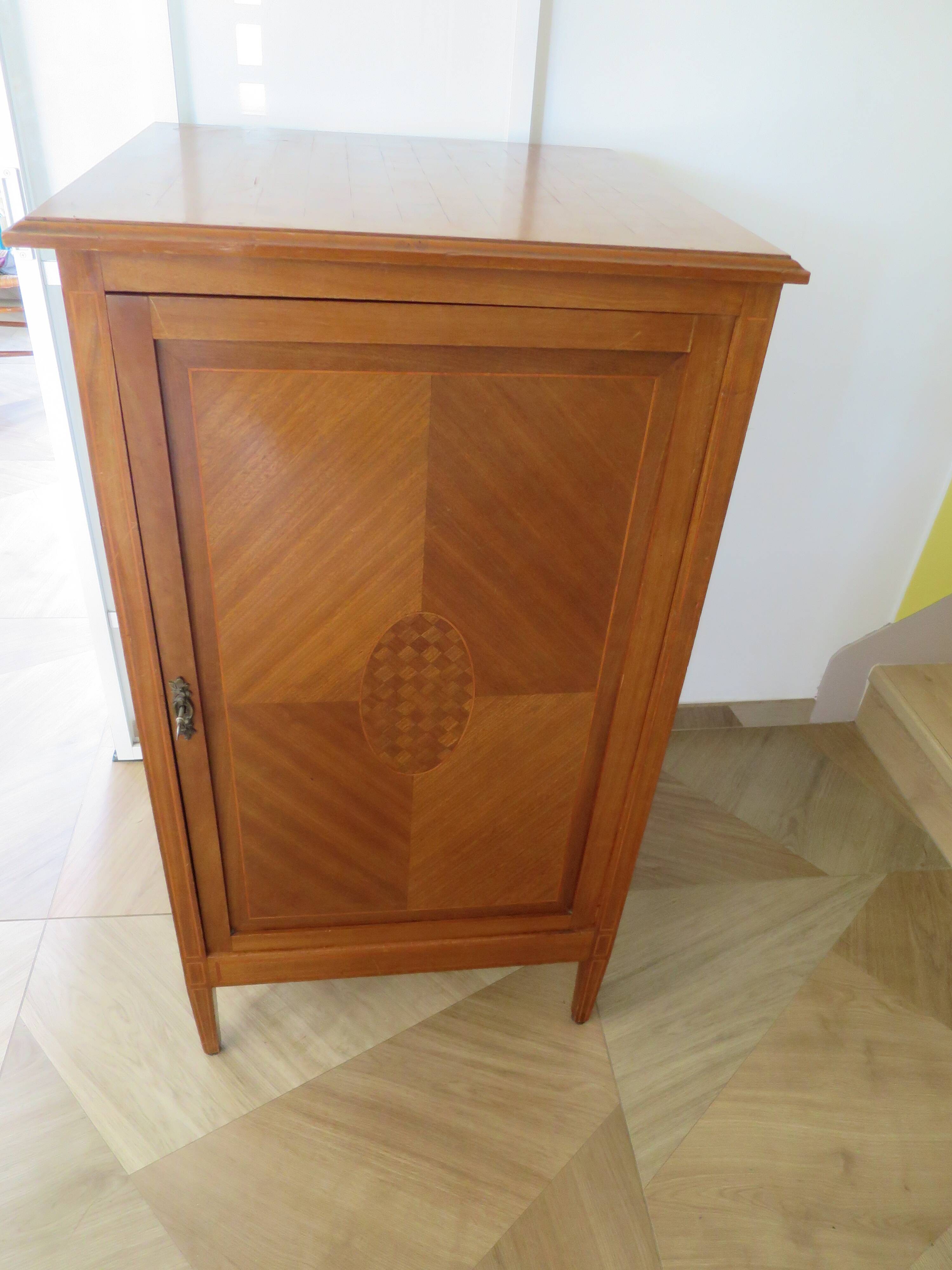 Buffet, bonnetière style Directoire
