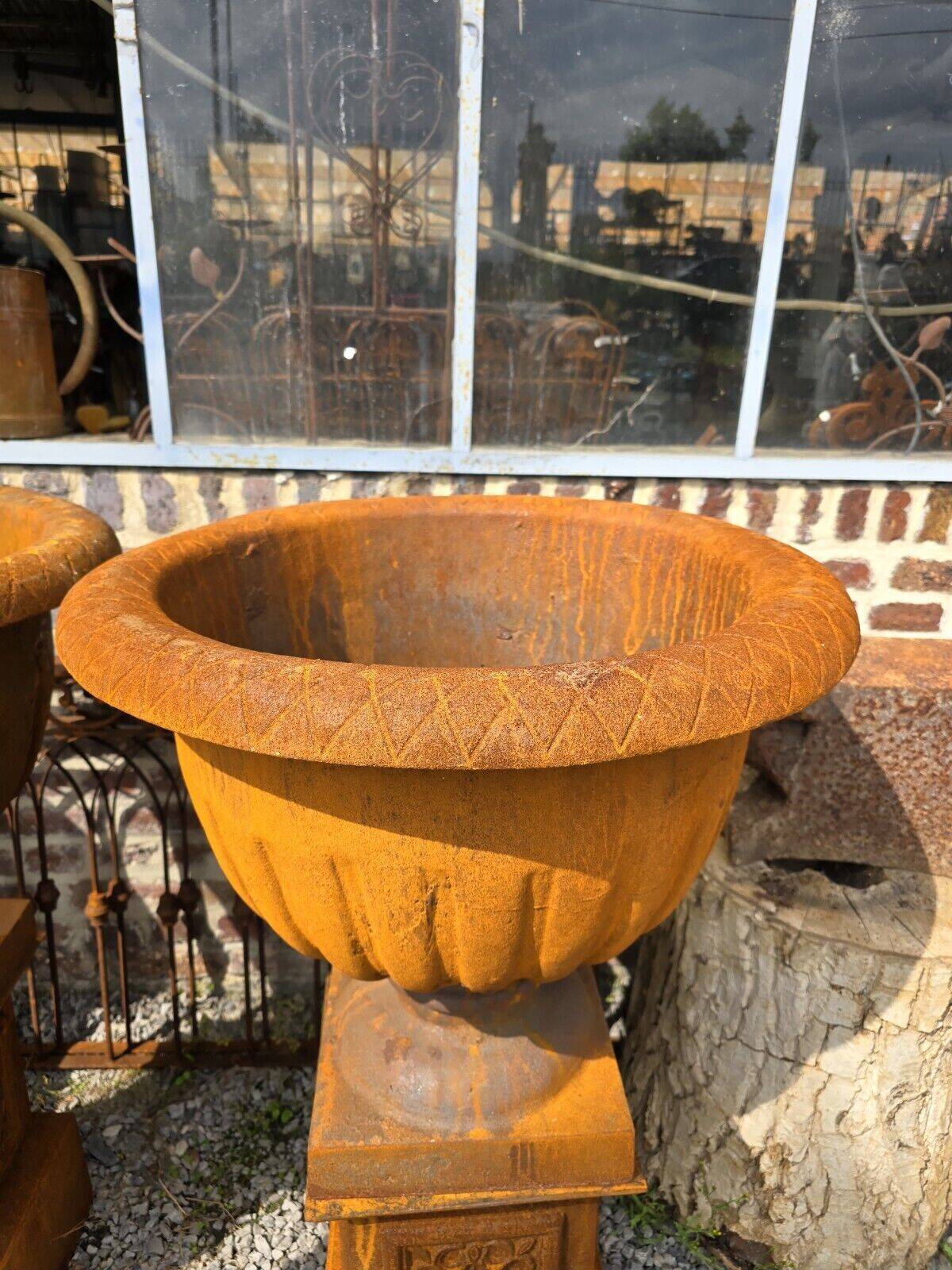 Cast iron medici vase (large model)