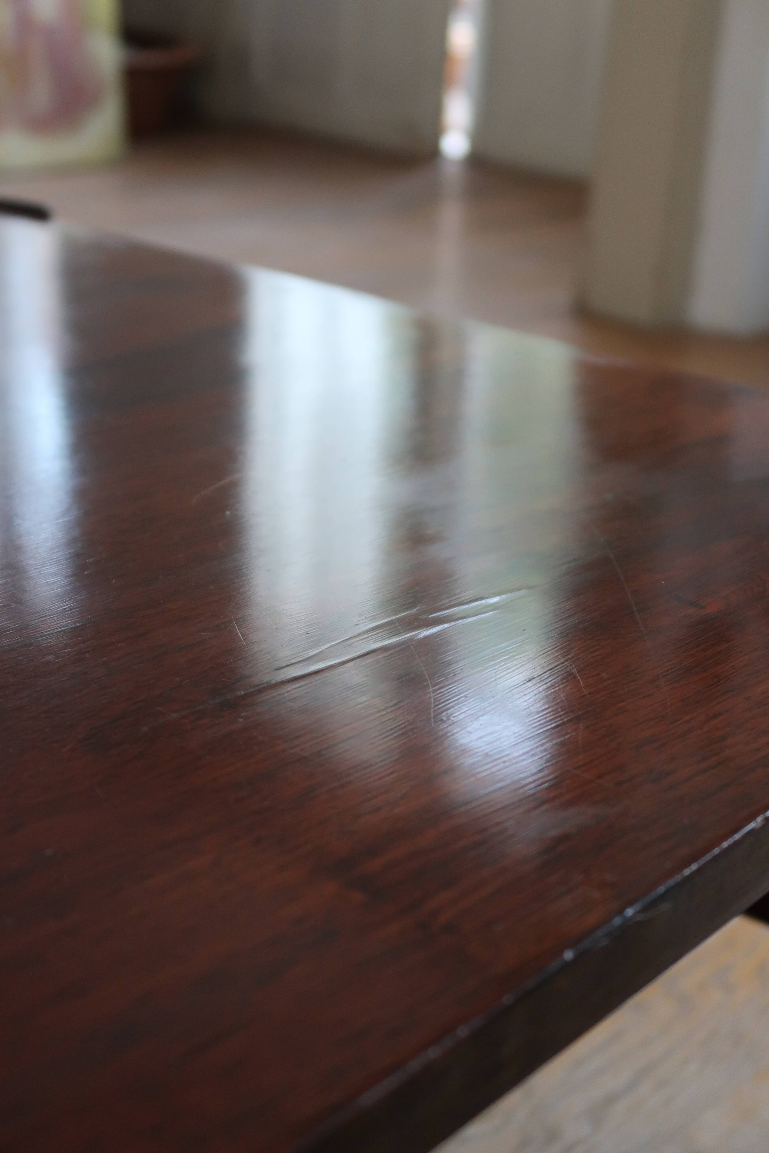 Table basse carré moderniste