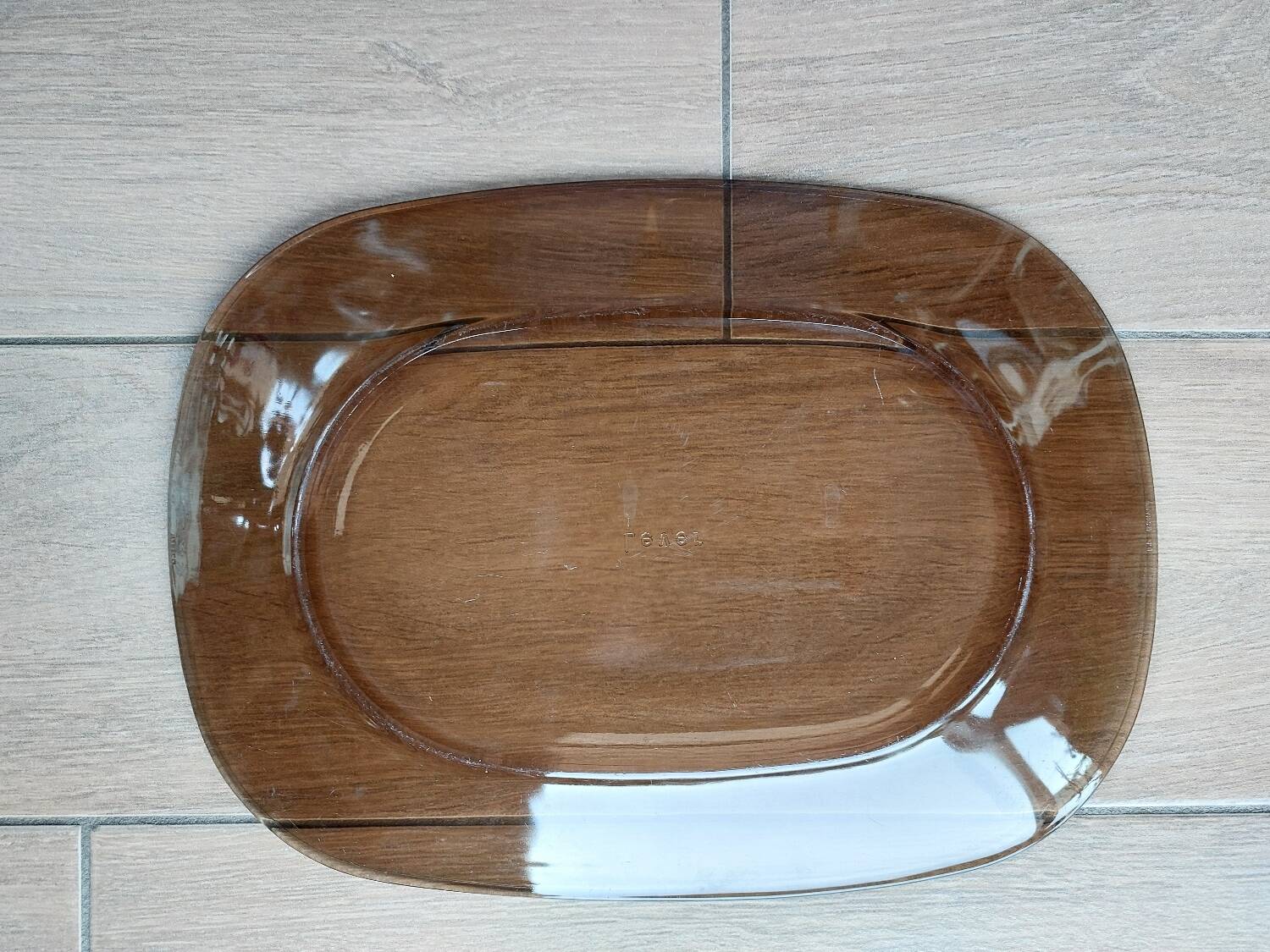 Serving dish Lever