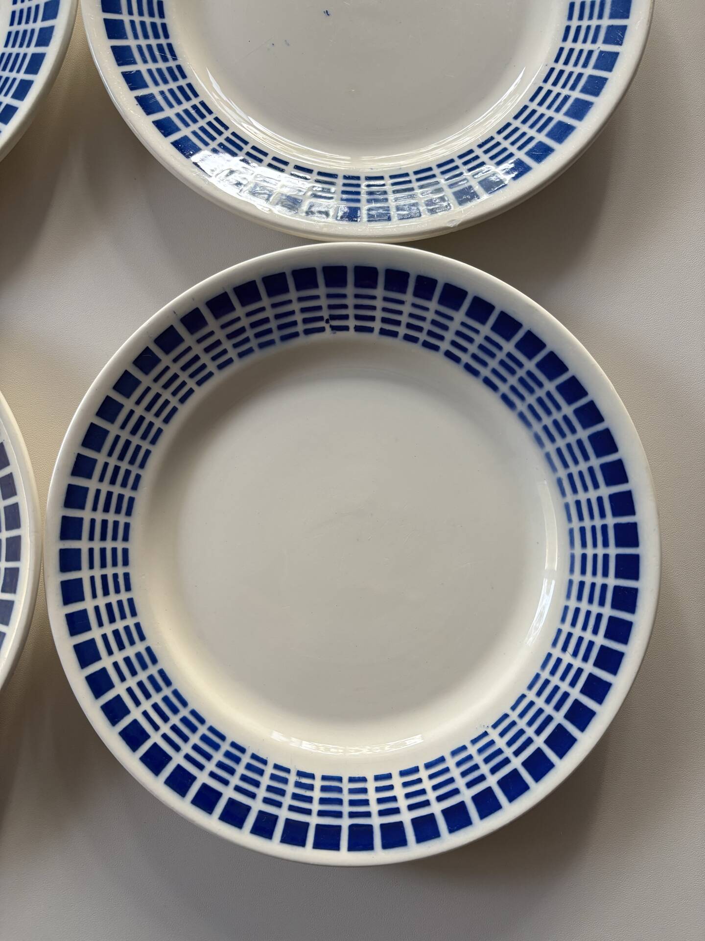 Assiettes à dessert en faïence Badonviller