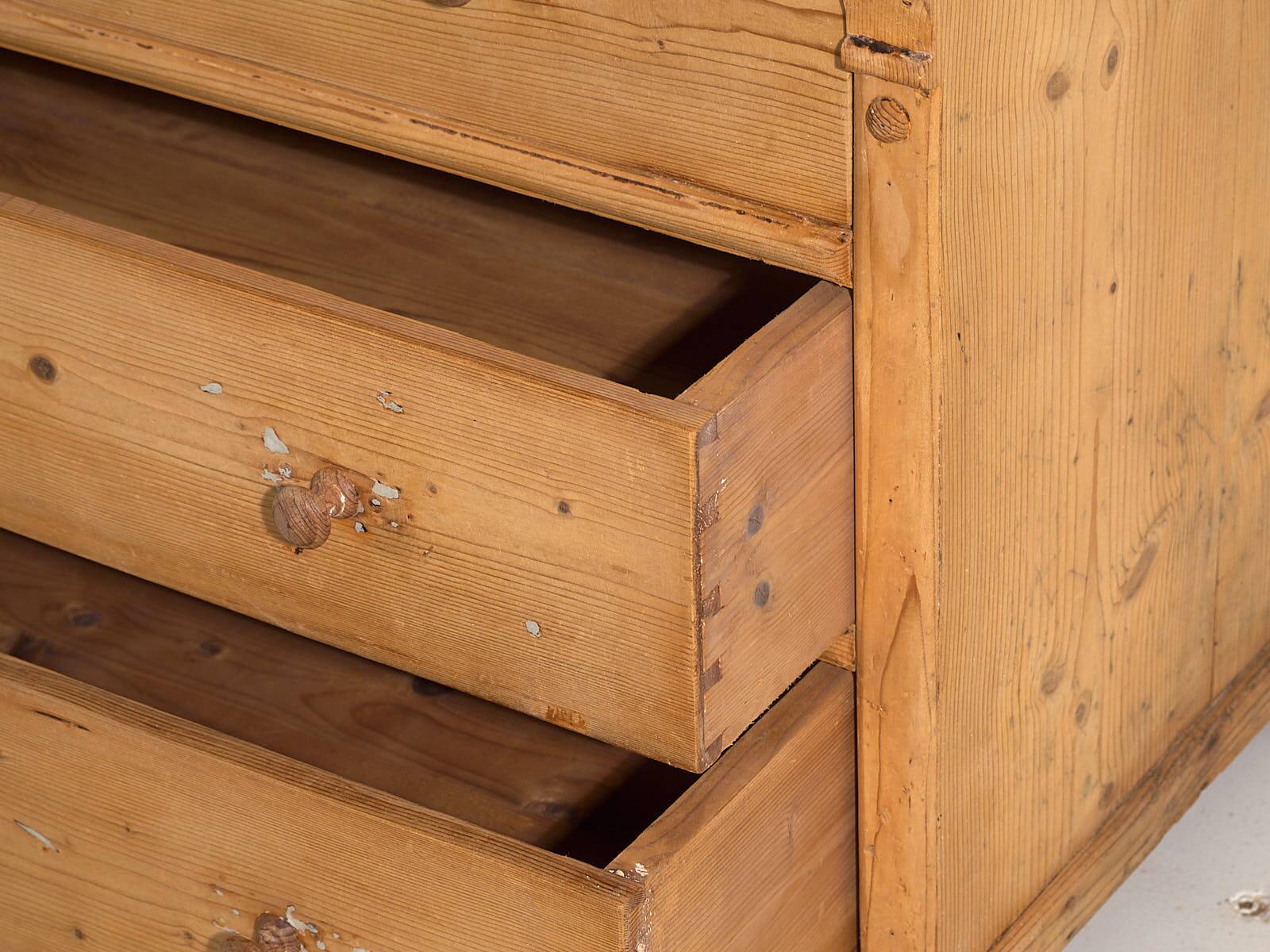 Antique Provençal-style chest of drawers (c.1920)