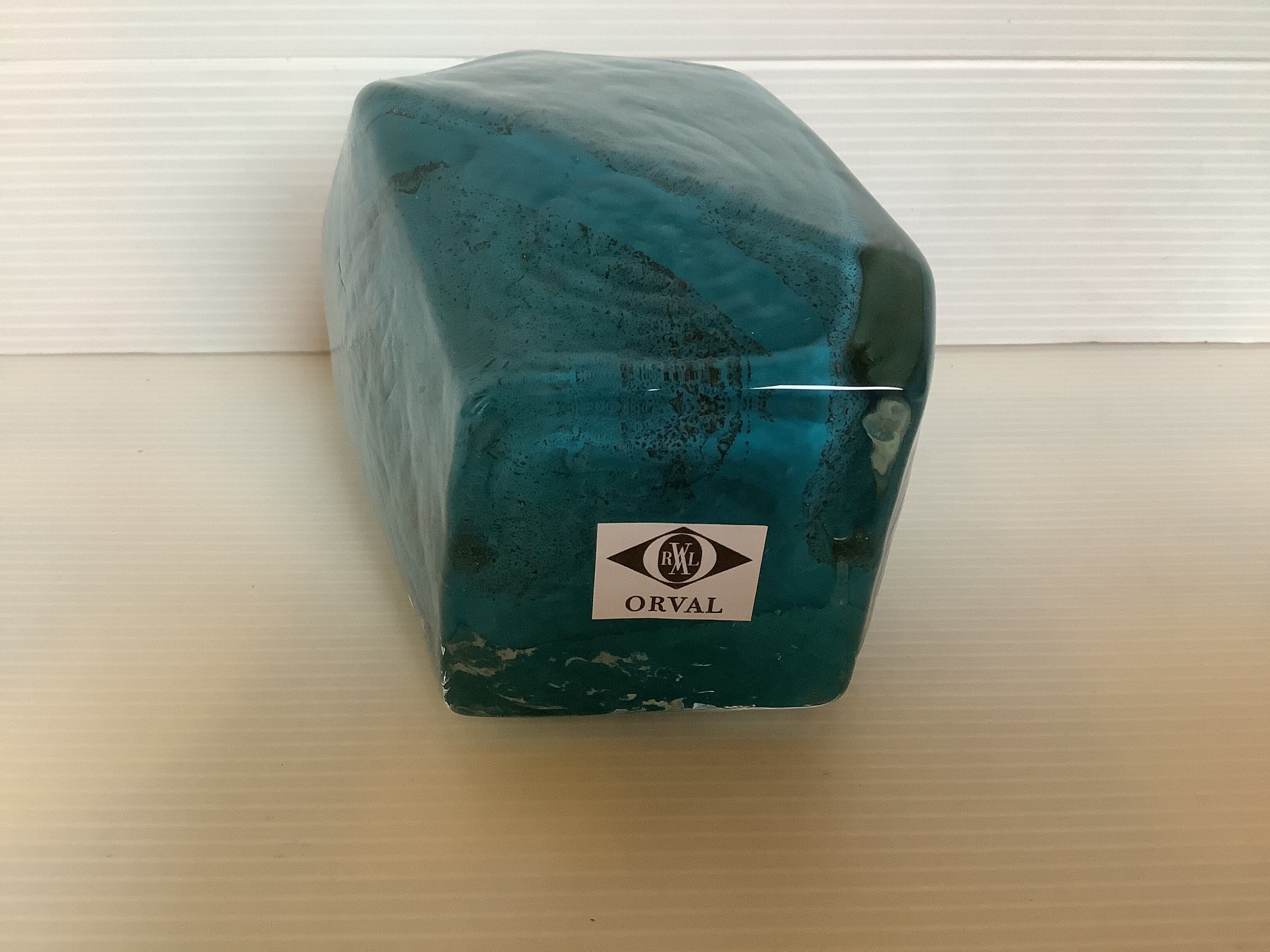 Vase Pentagone bleu et doré pâte de verre