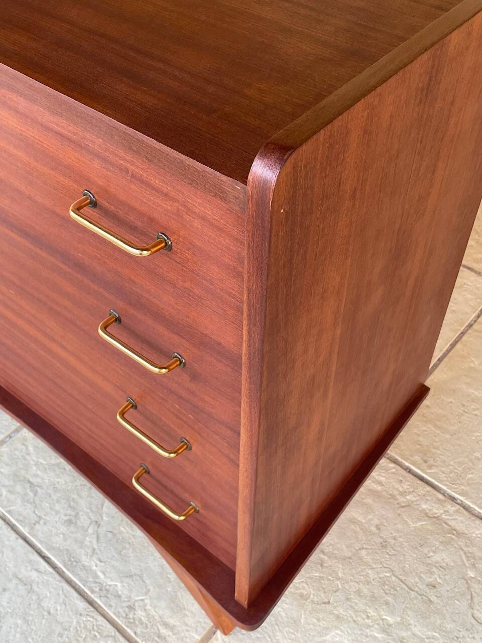 Vintage chest of drawers with 4 drawers, splayed legs circa 1960s