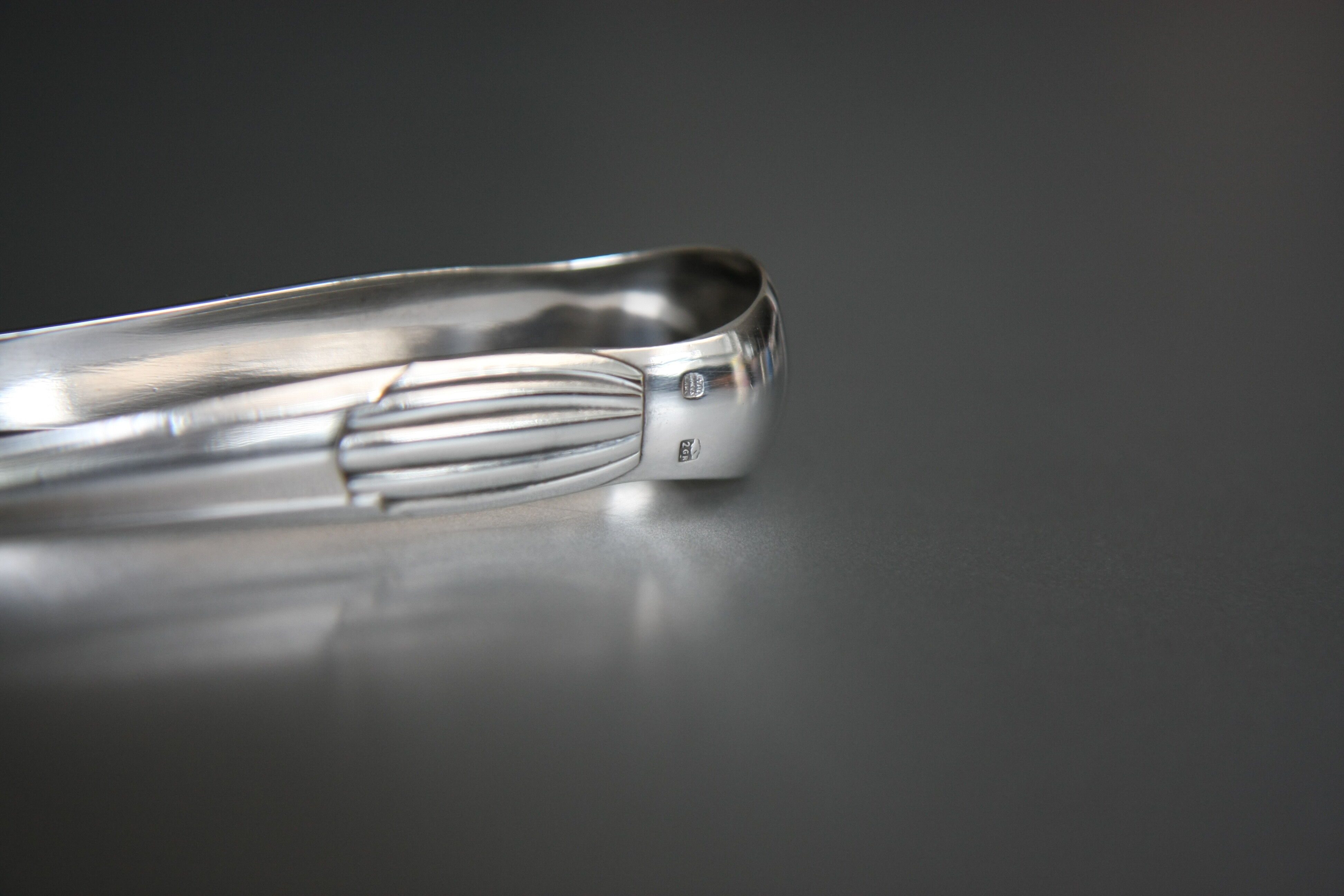 Art Deco-style silver metal sugar pinch 1930