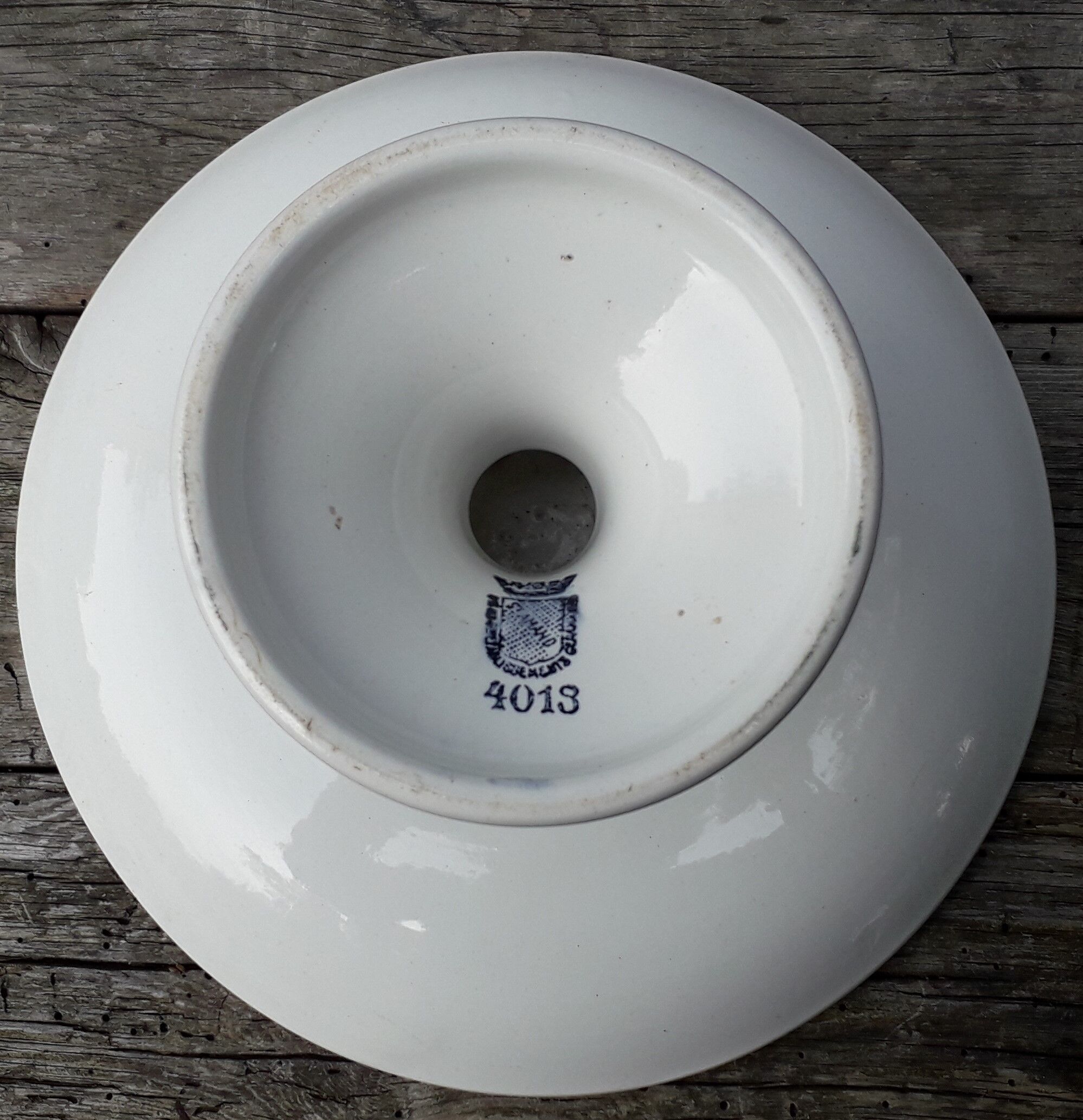 St Amand dish server