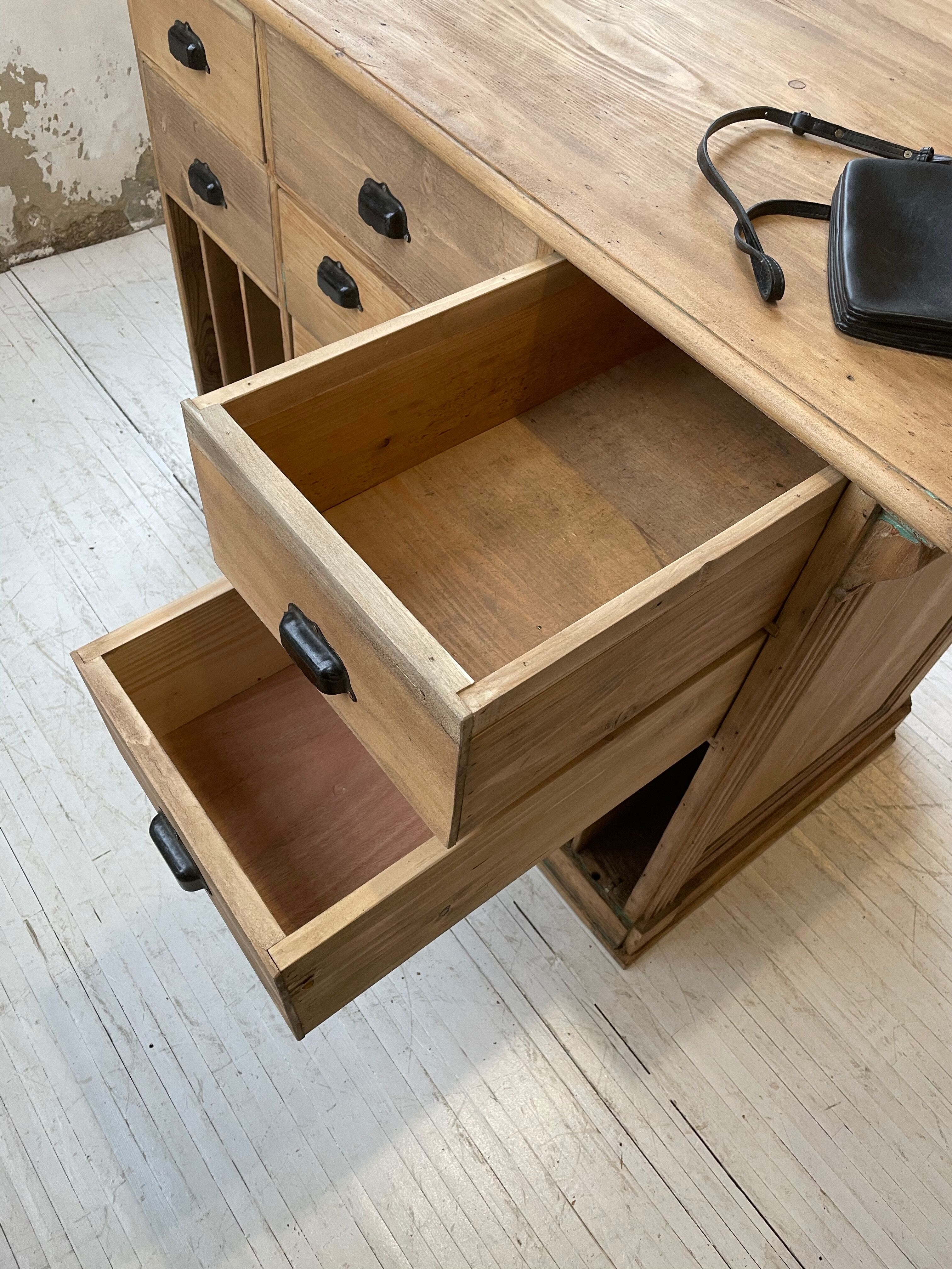 Old XXL drawer counter