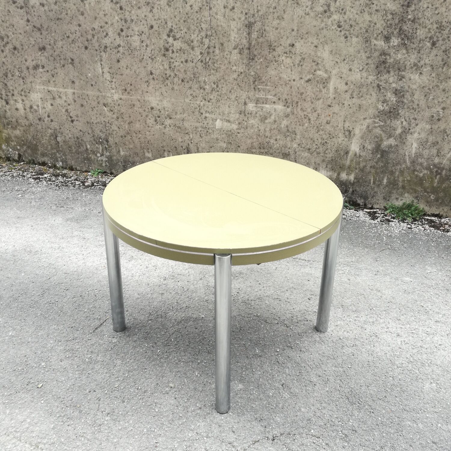 Extendable round table, gingham tile patterns late 1970 - Ø100