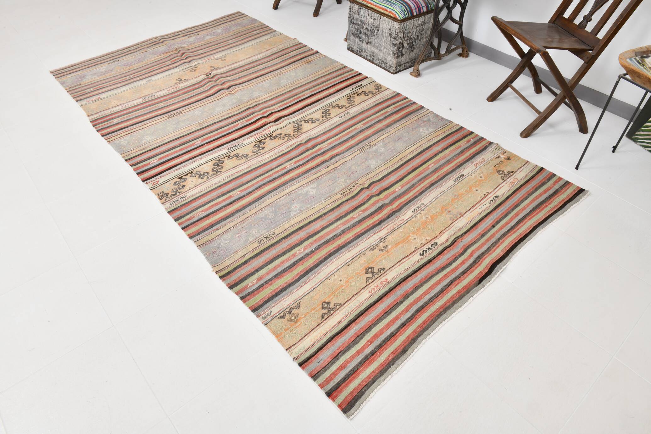 5x9 Soft Pastel Red Vintage Kilim Rug 150x290Cm SK 32959