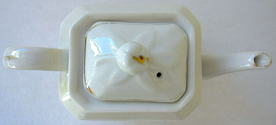 Rectangular teapot in Paris porcelain captioned "Friendship"