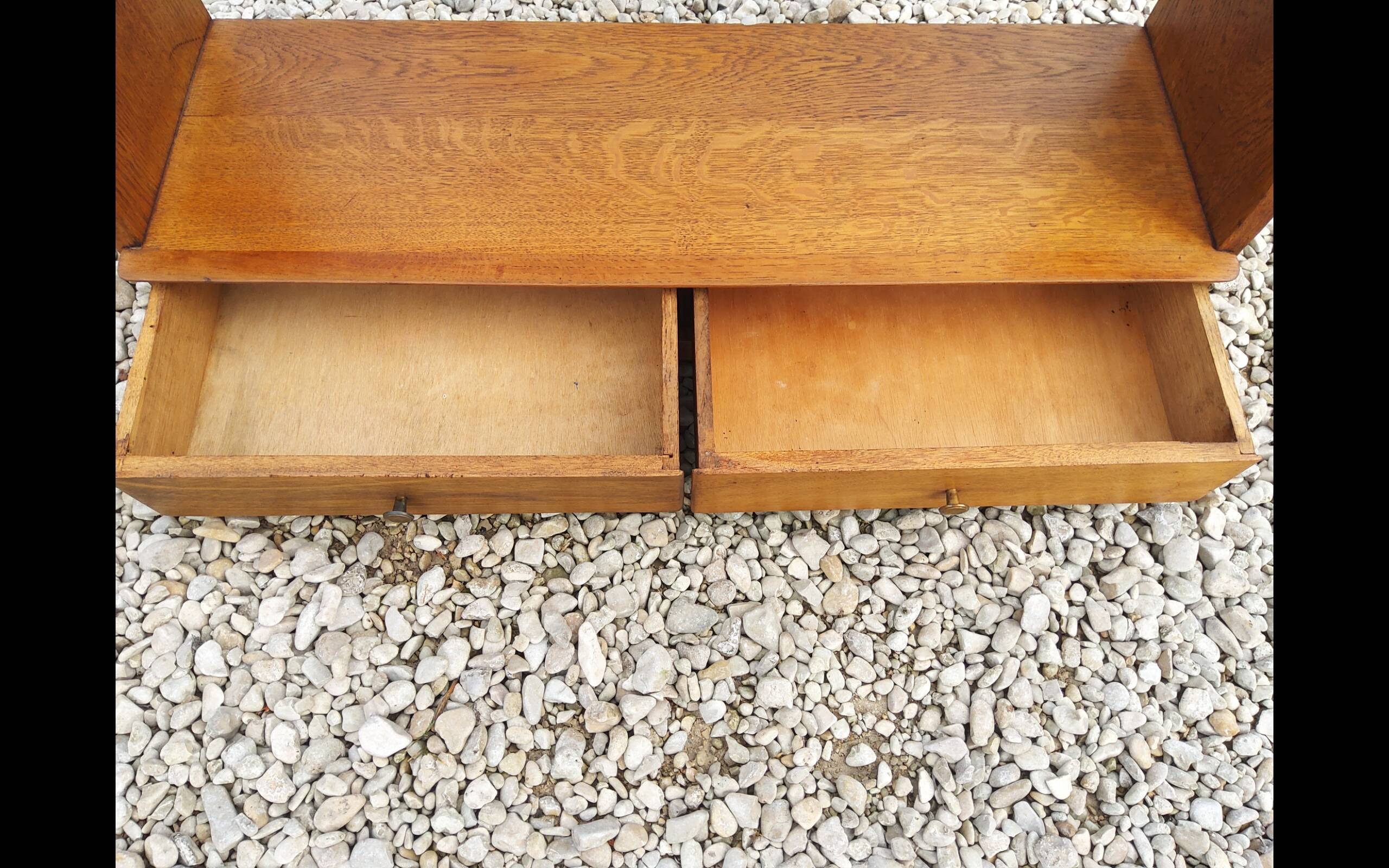 Marcel Gascoin shelf