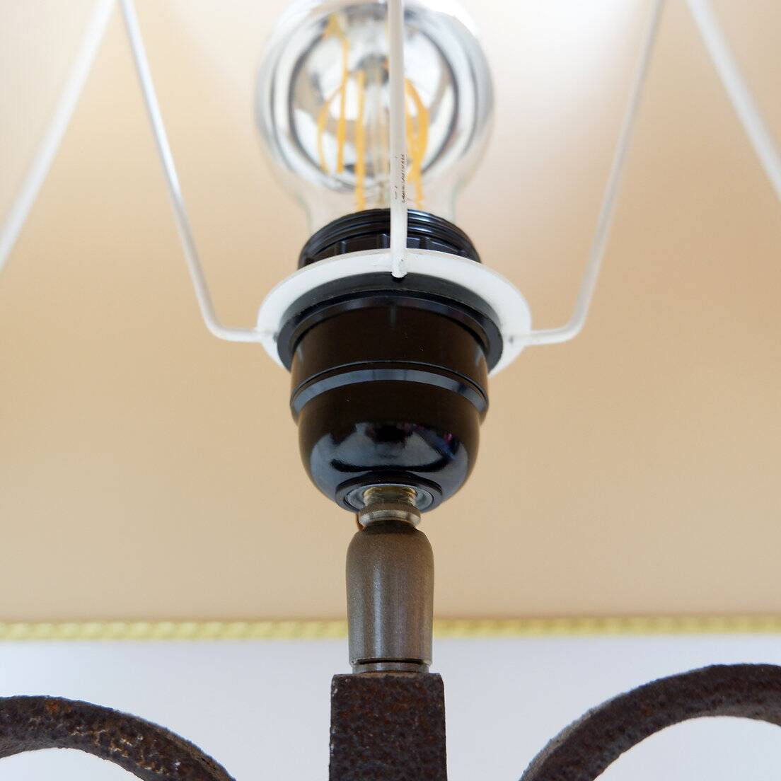 Lampe vintage en fer forgé