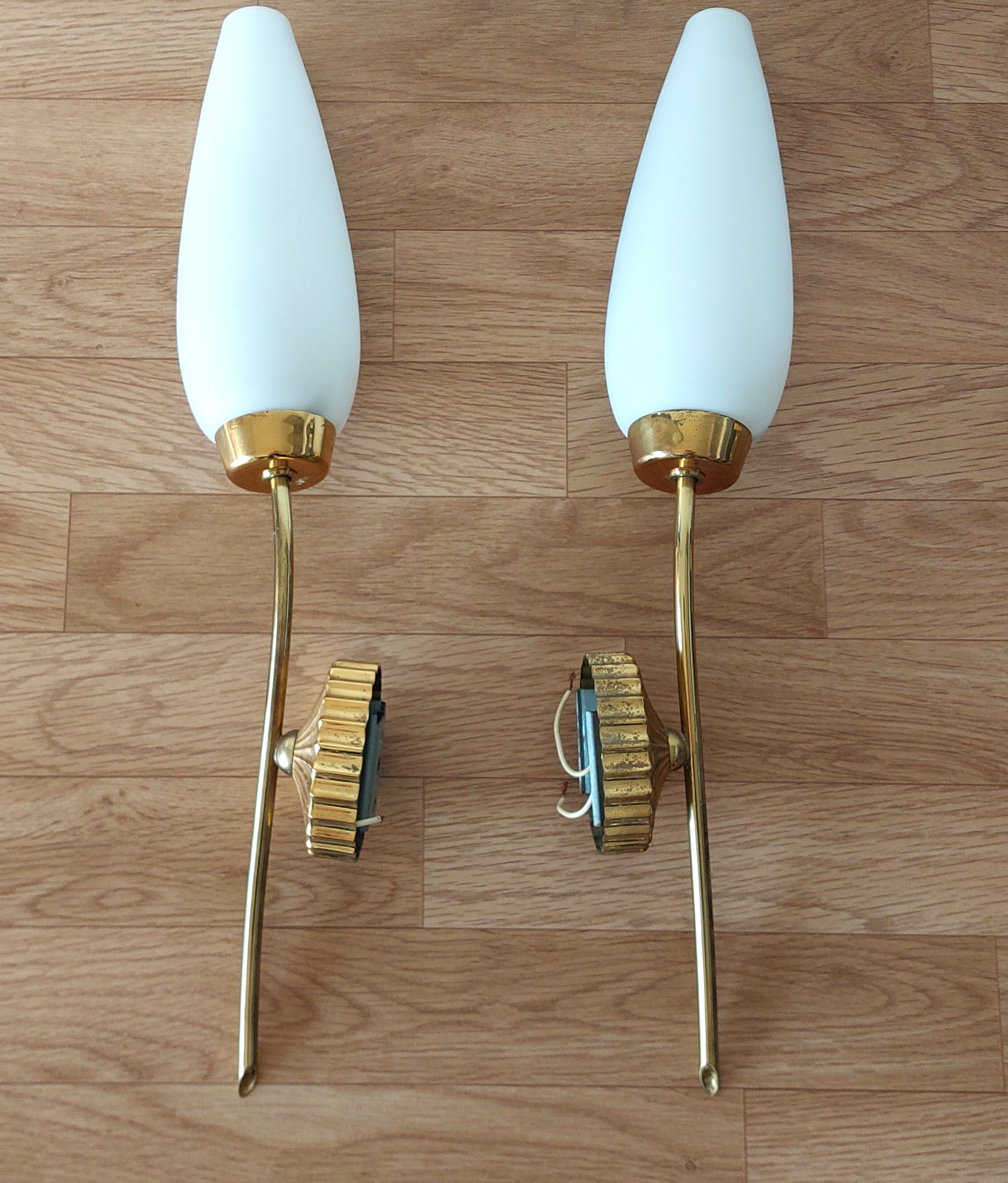 Pair of sconces in brass and opaline 1960