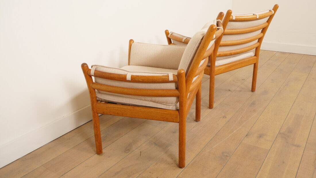 Set of 2 vintage armchairs | Illum Wikkelsø for Silkeborg | Model Genius | Teak