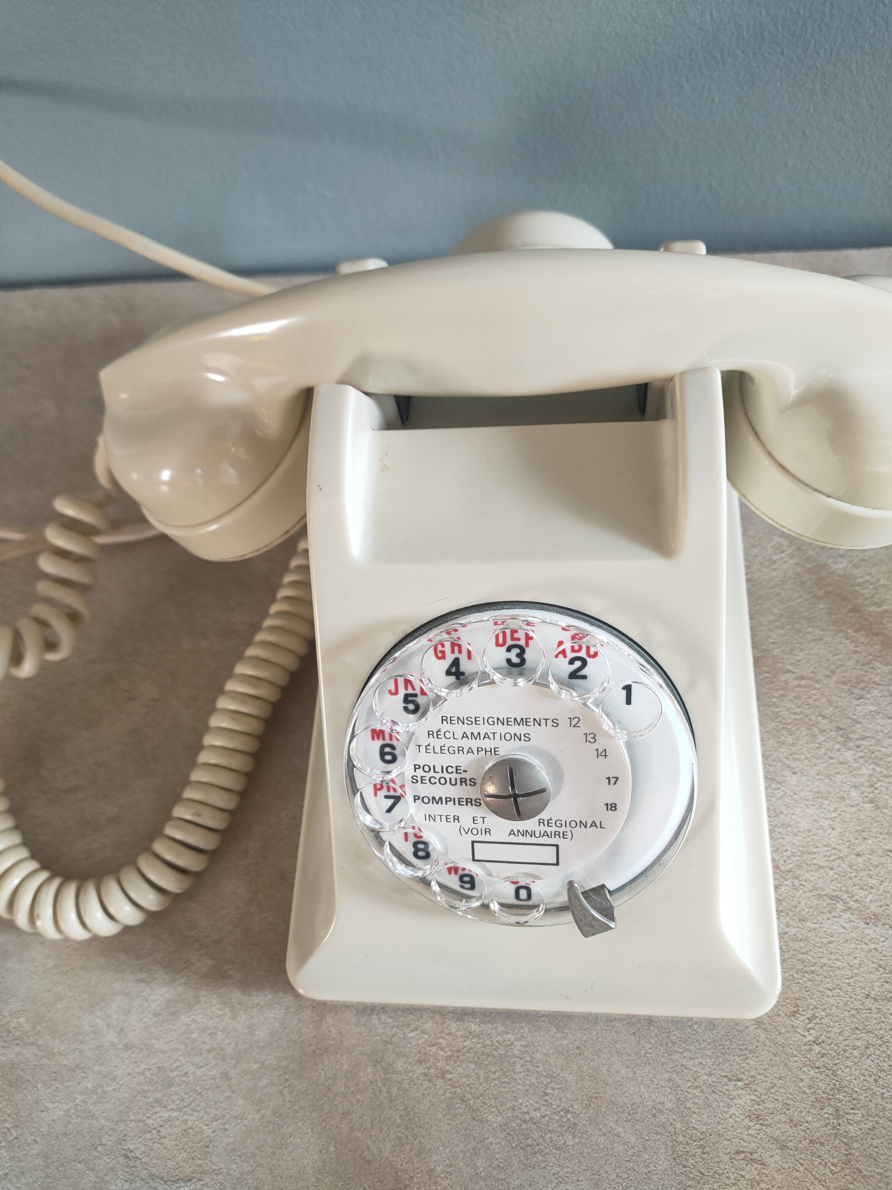telephone from the 50s in beige bakelite