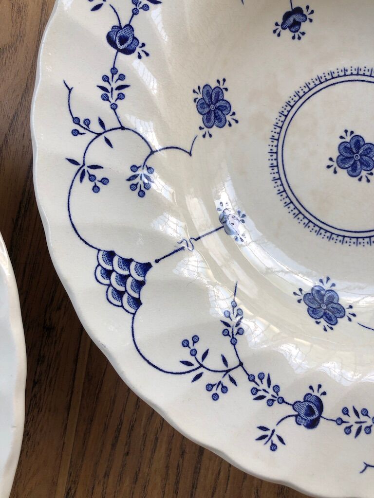 5 hollow plates Myott Finlandia