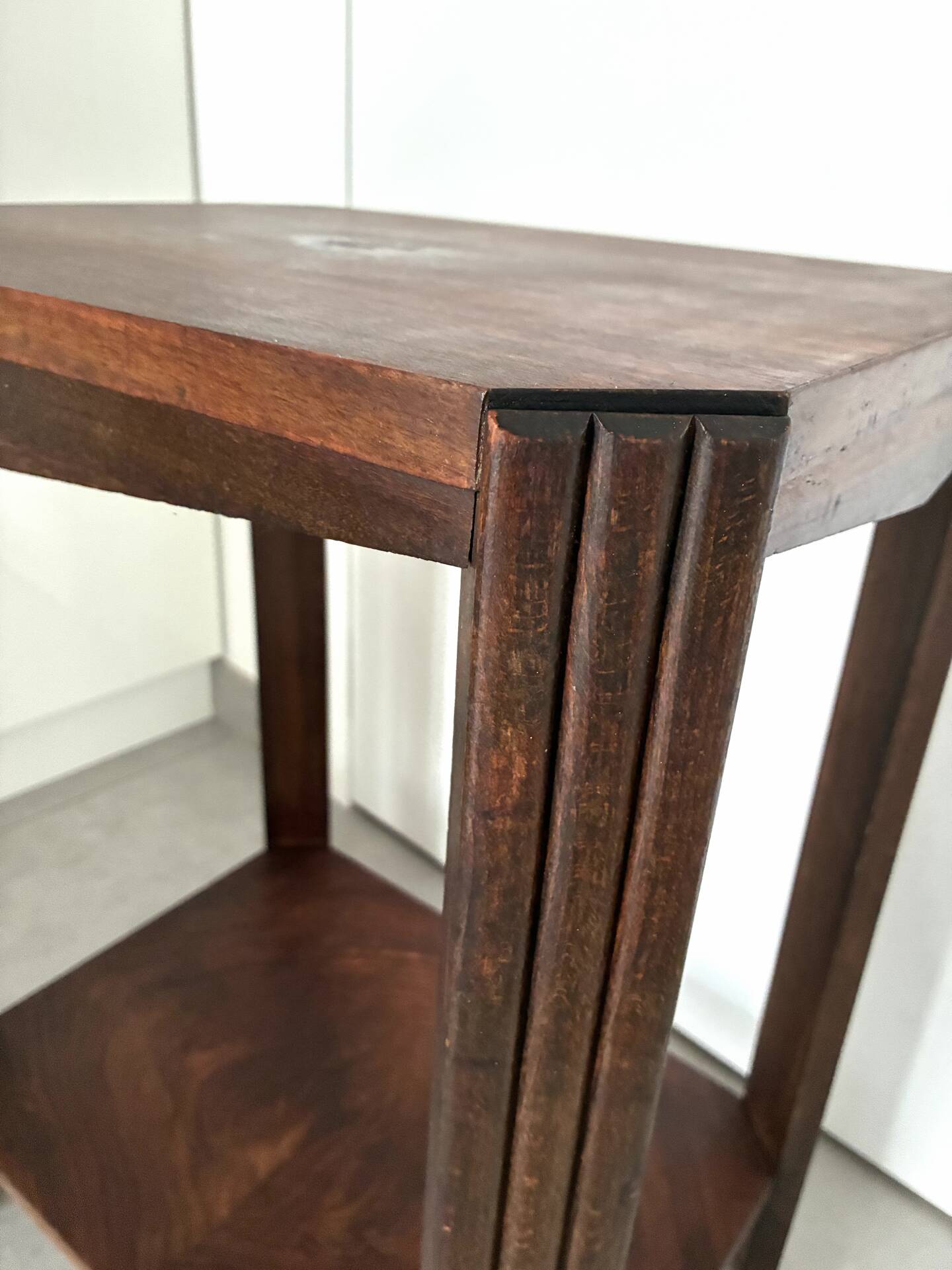 Art Deco Console 1930 walnut veneer.
