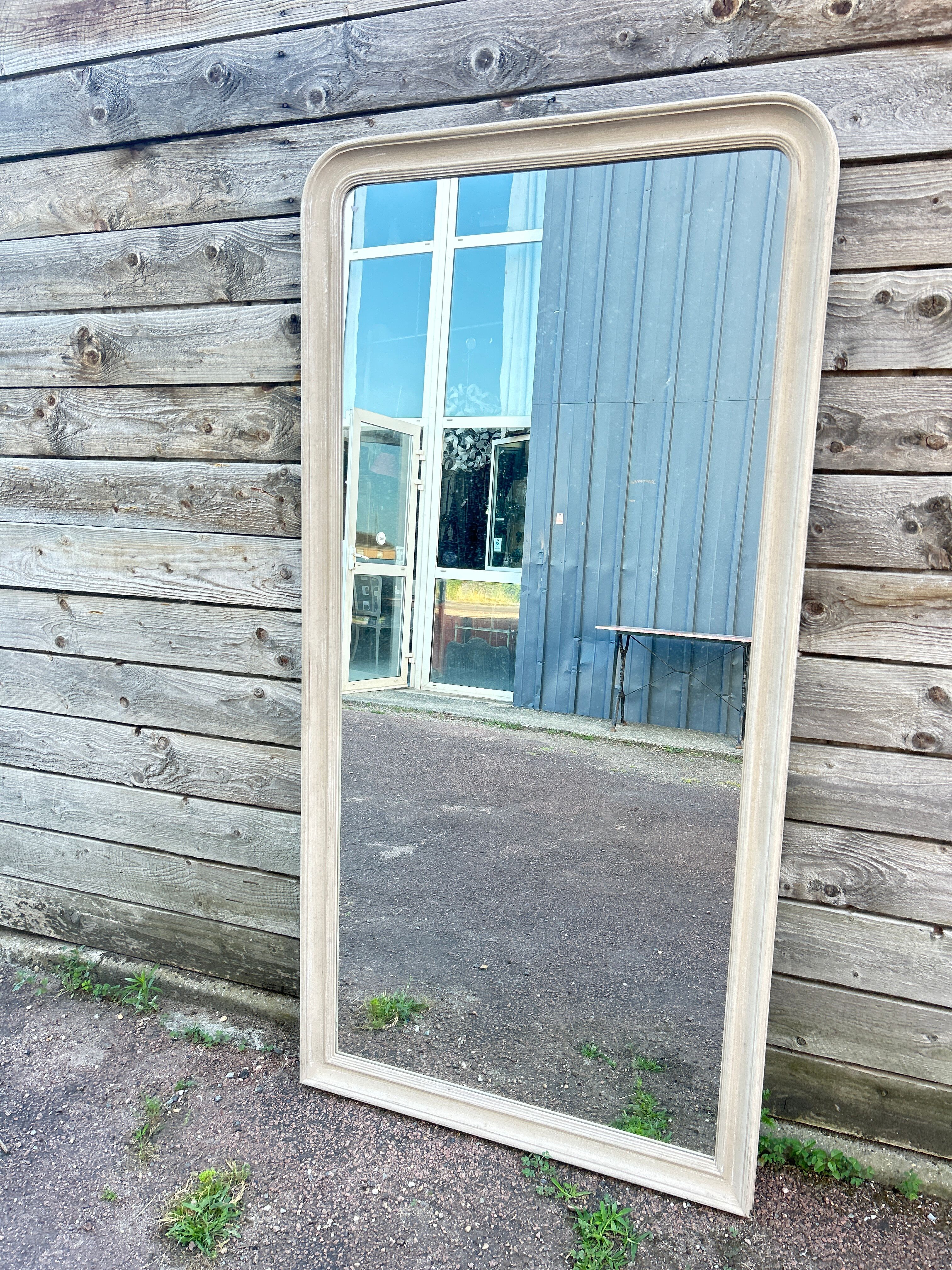 Miroir peint en gris, style Louis Philippe