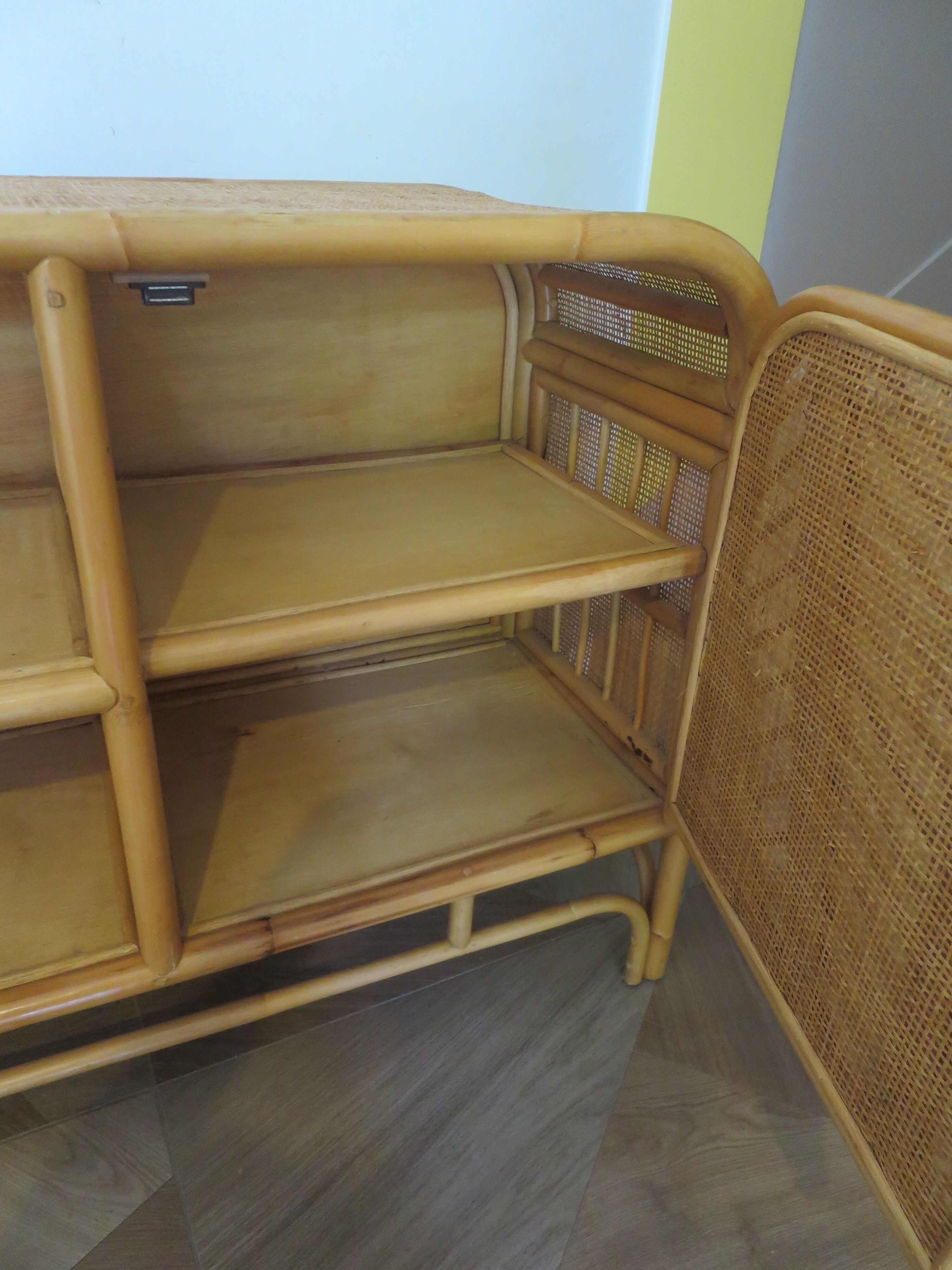Buffet bas 2 portes -rotin tressé-bambou -cannage