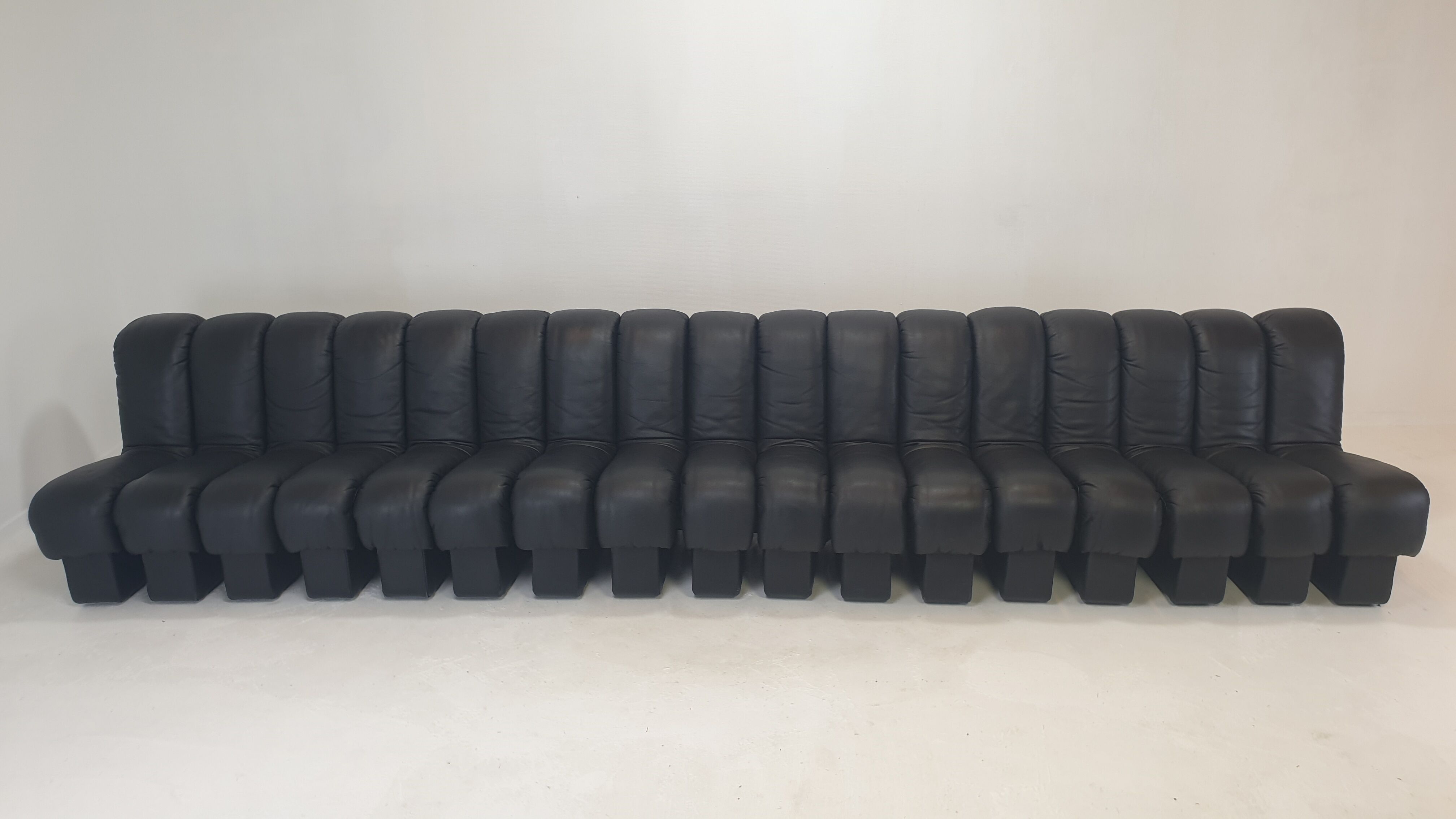 De Sede DS-600 "Non Stop" Snake Shaped Modular Sofa in Full Black Leather
