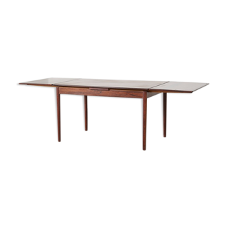 Extensible in the 1960s rosewood dining table.