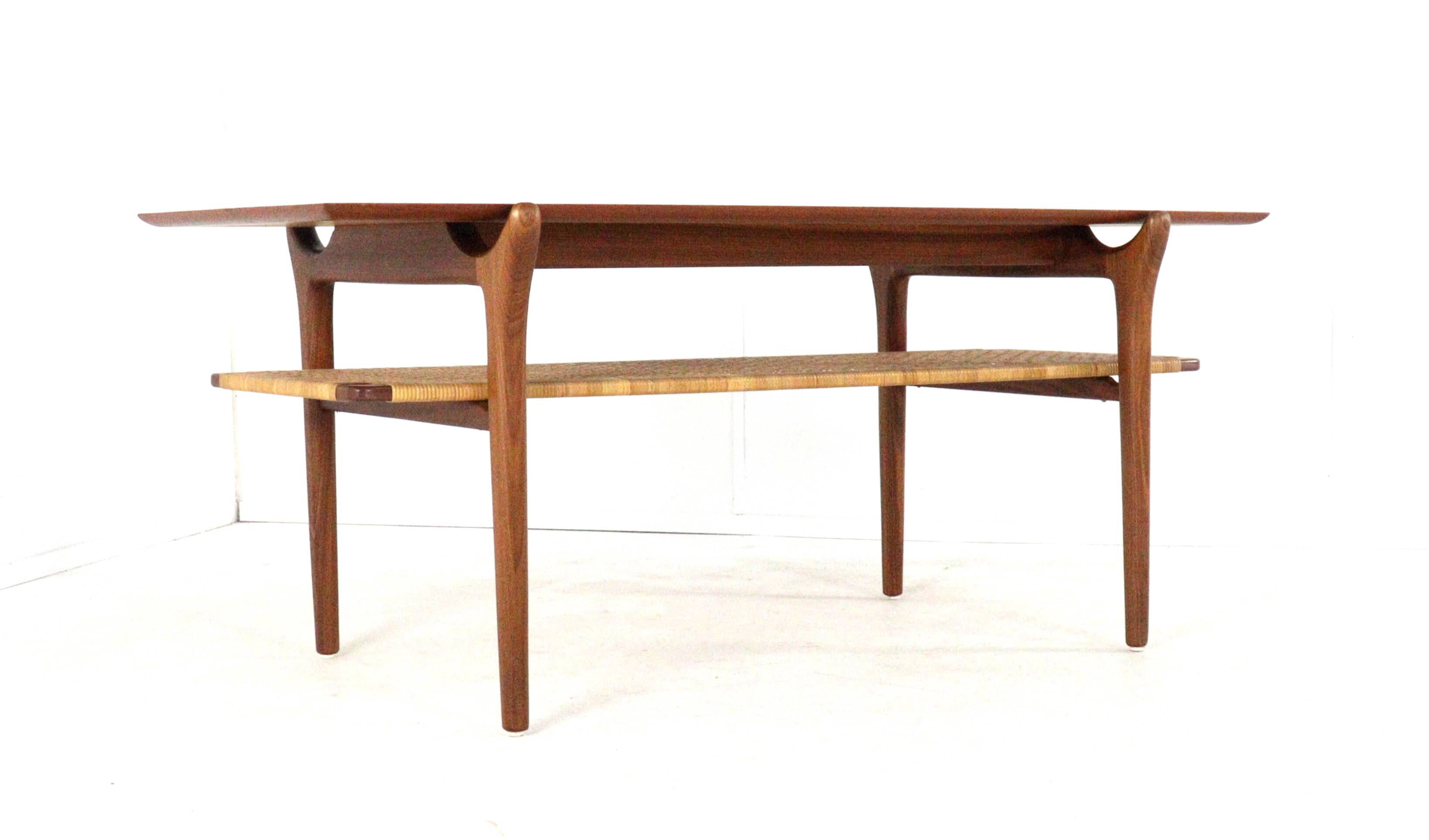 Mid century modern - Coffee table attr. Hartmut Lohmeyer - in teak - design