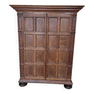 Cabinet en panneau en chêne néerlandais antique, début des années 1700