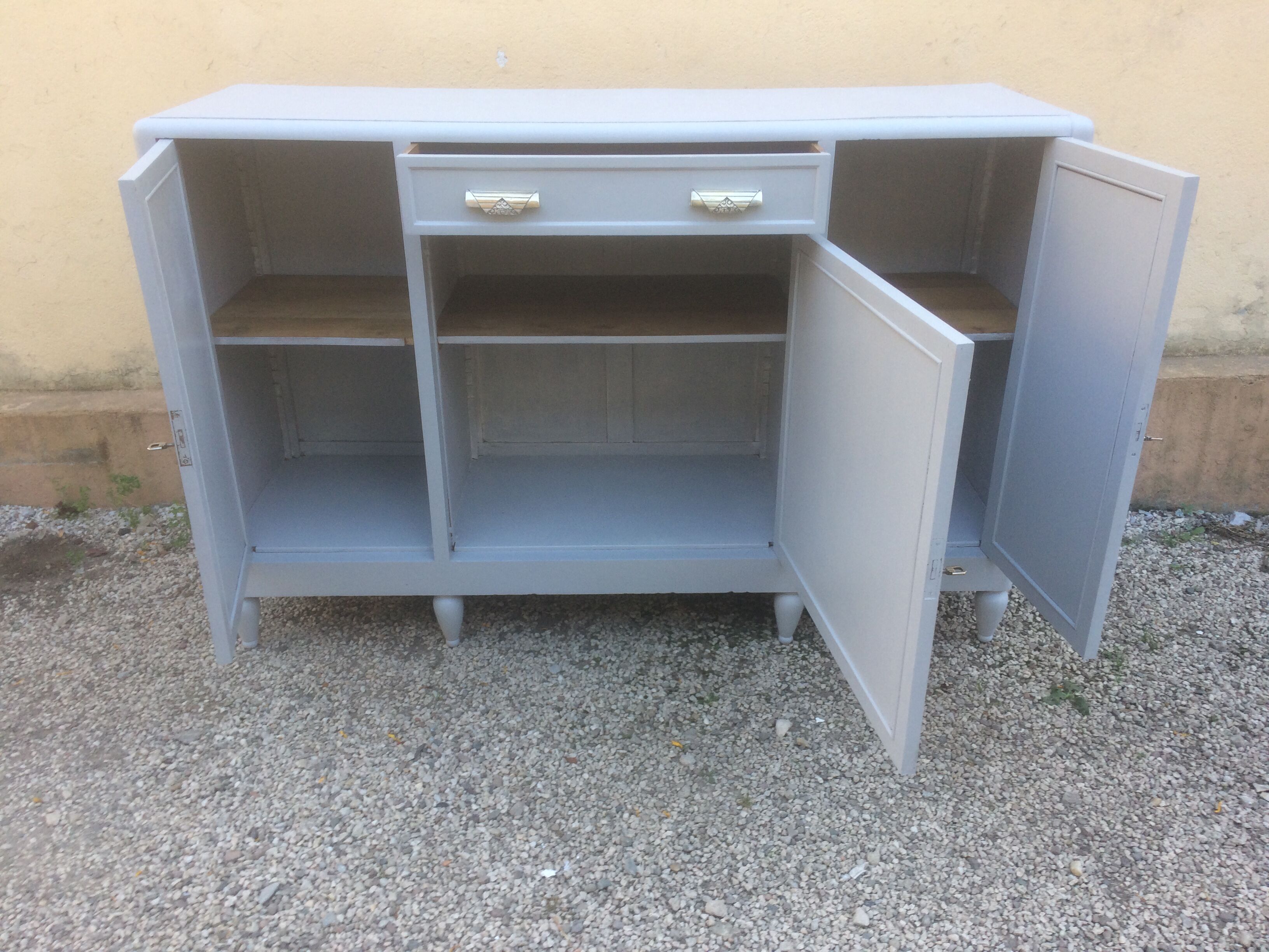 Low buffet of the 1930s