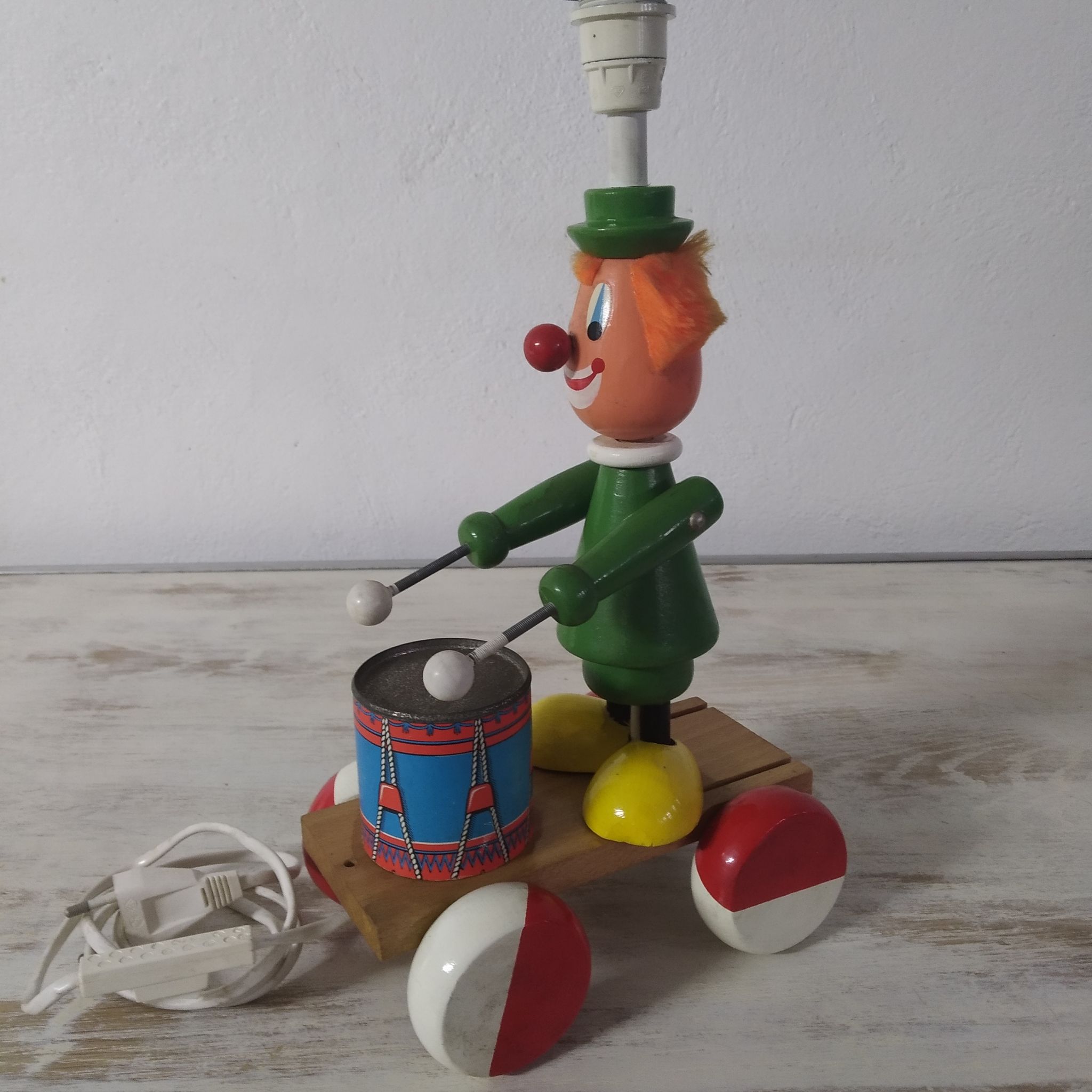 Table lamp