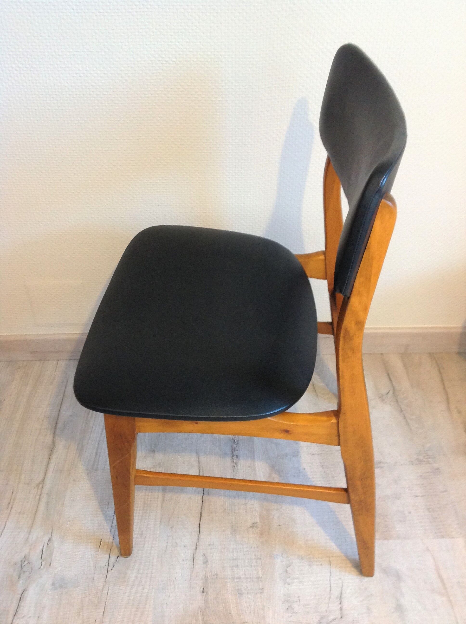 Scandinavian chair in beech and imitation leather black / vintage 60s-70s