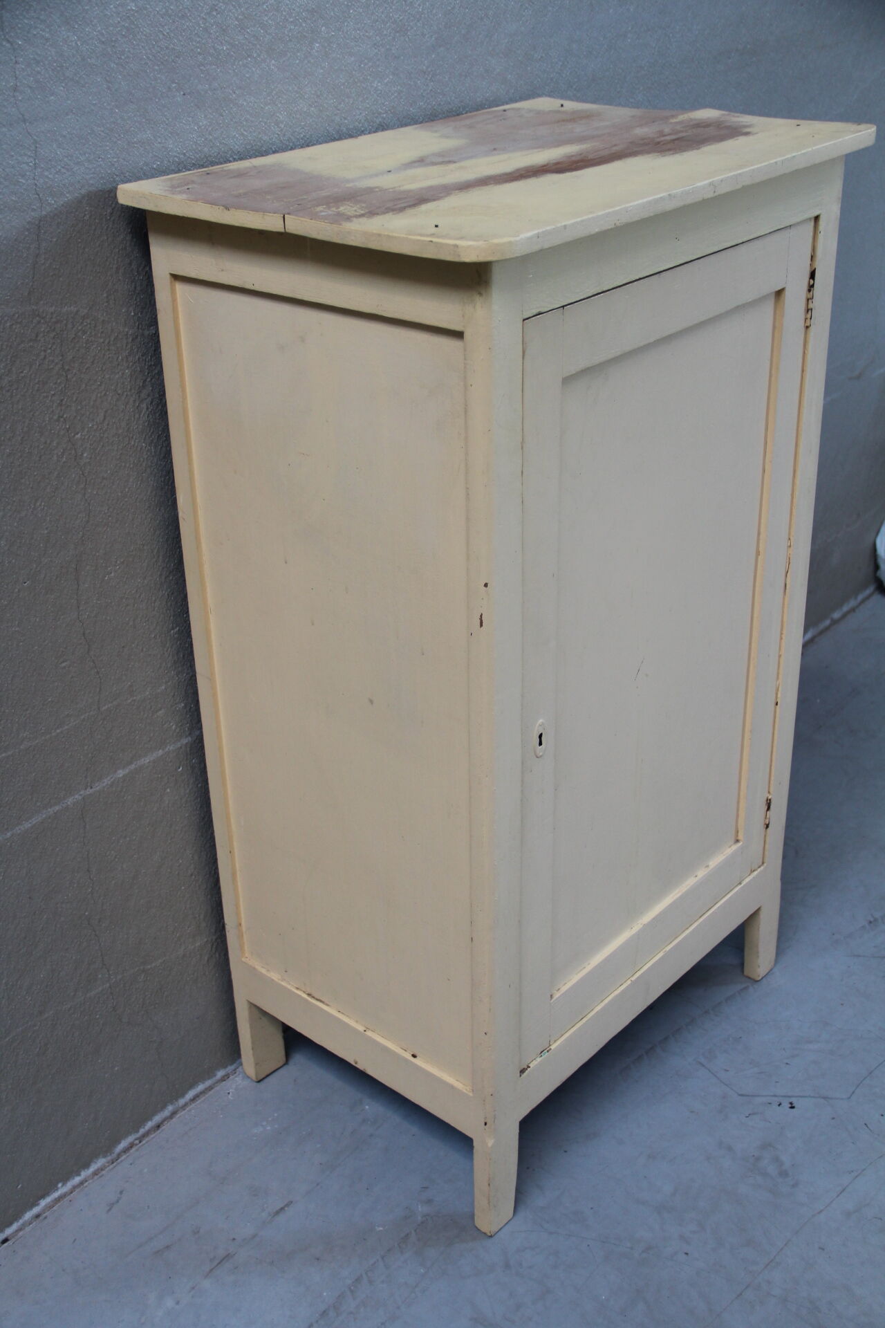 Jam maker furniture cabinet