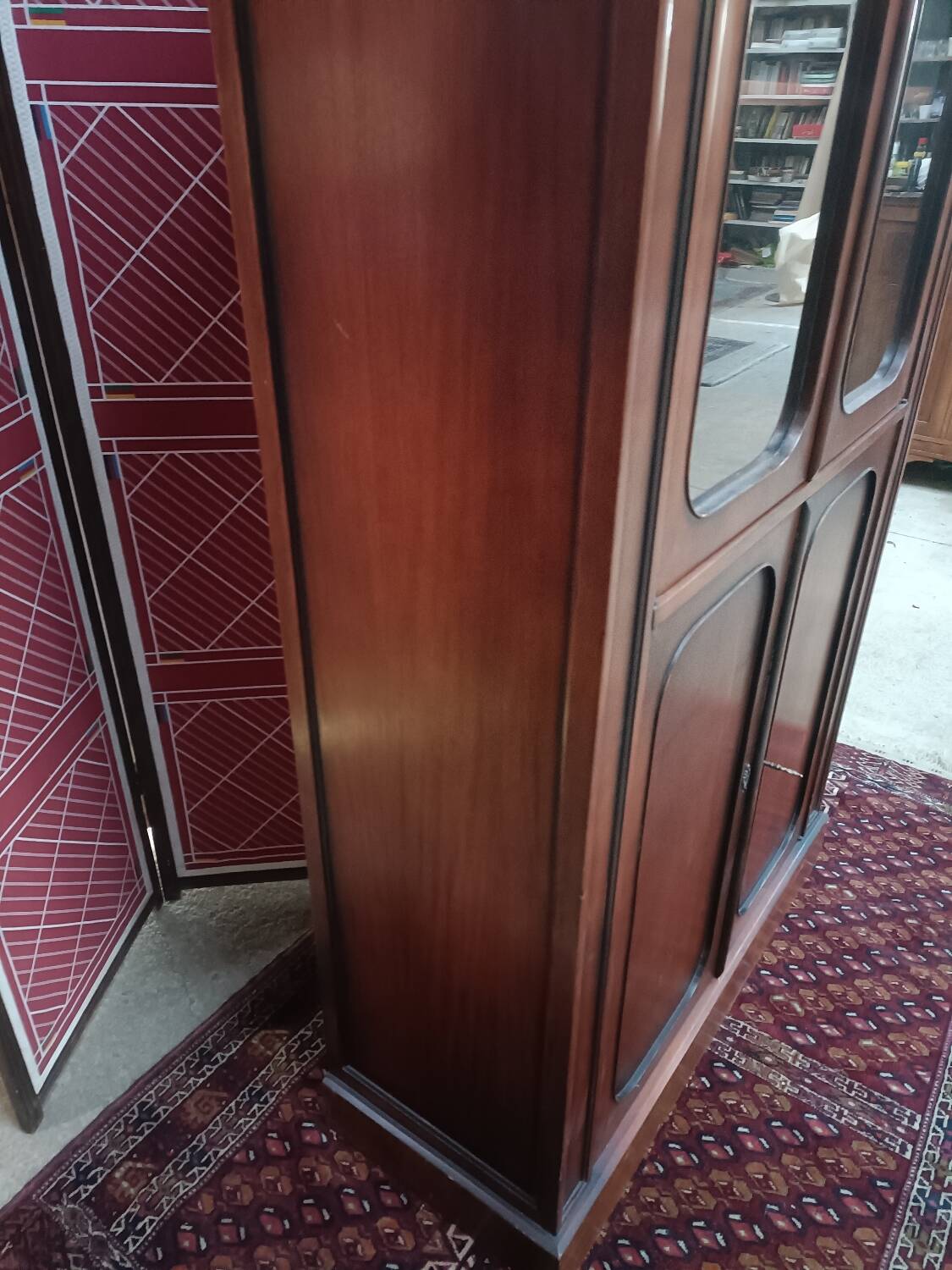 Vaisselier style classique avec partie vitrine