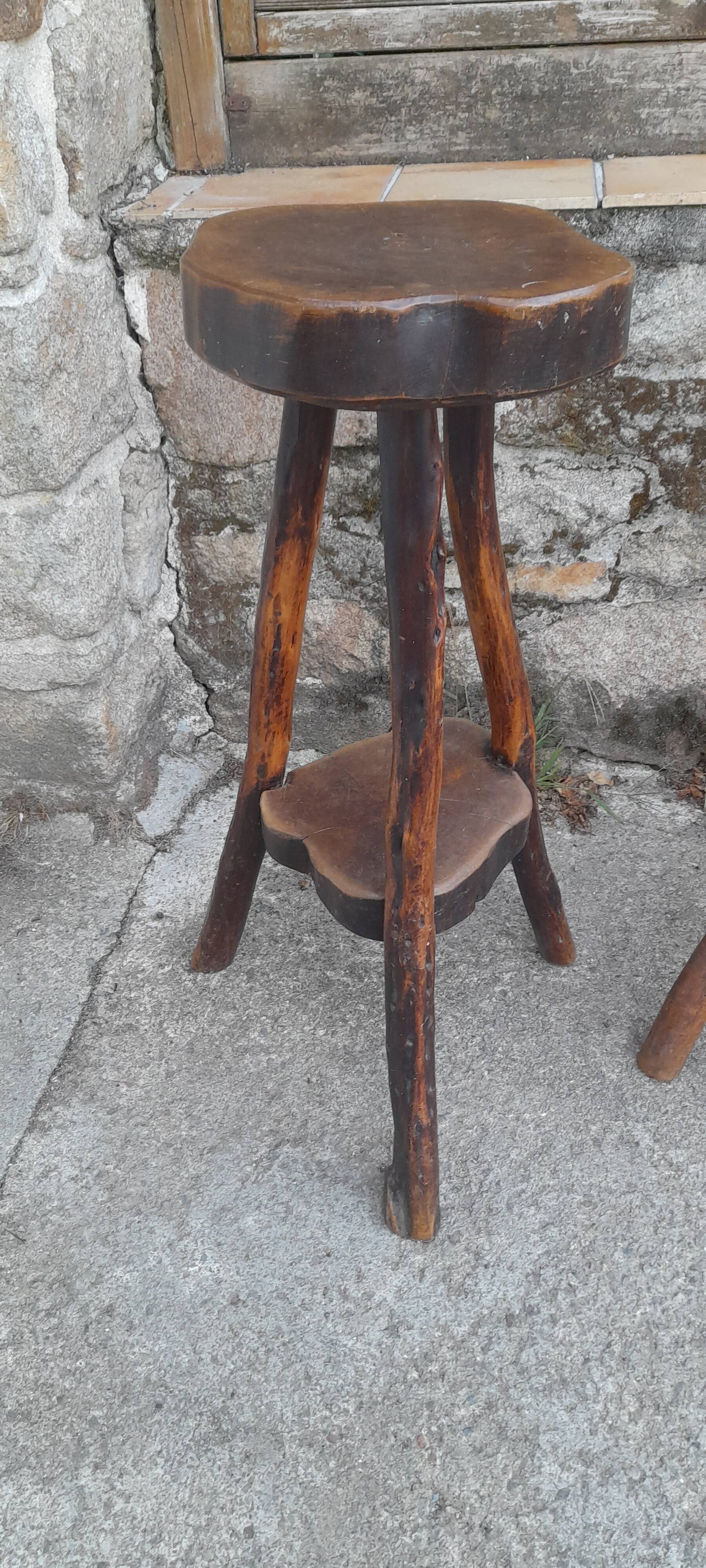 3 tabourets brutaliste en bois H 80 cm