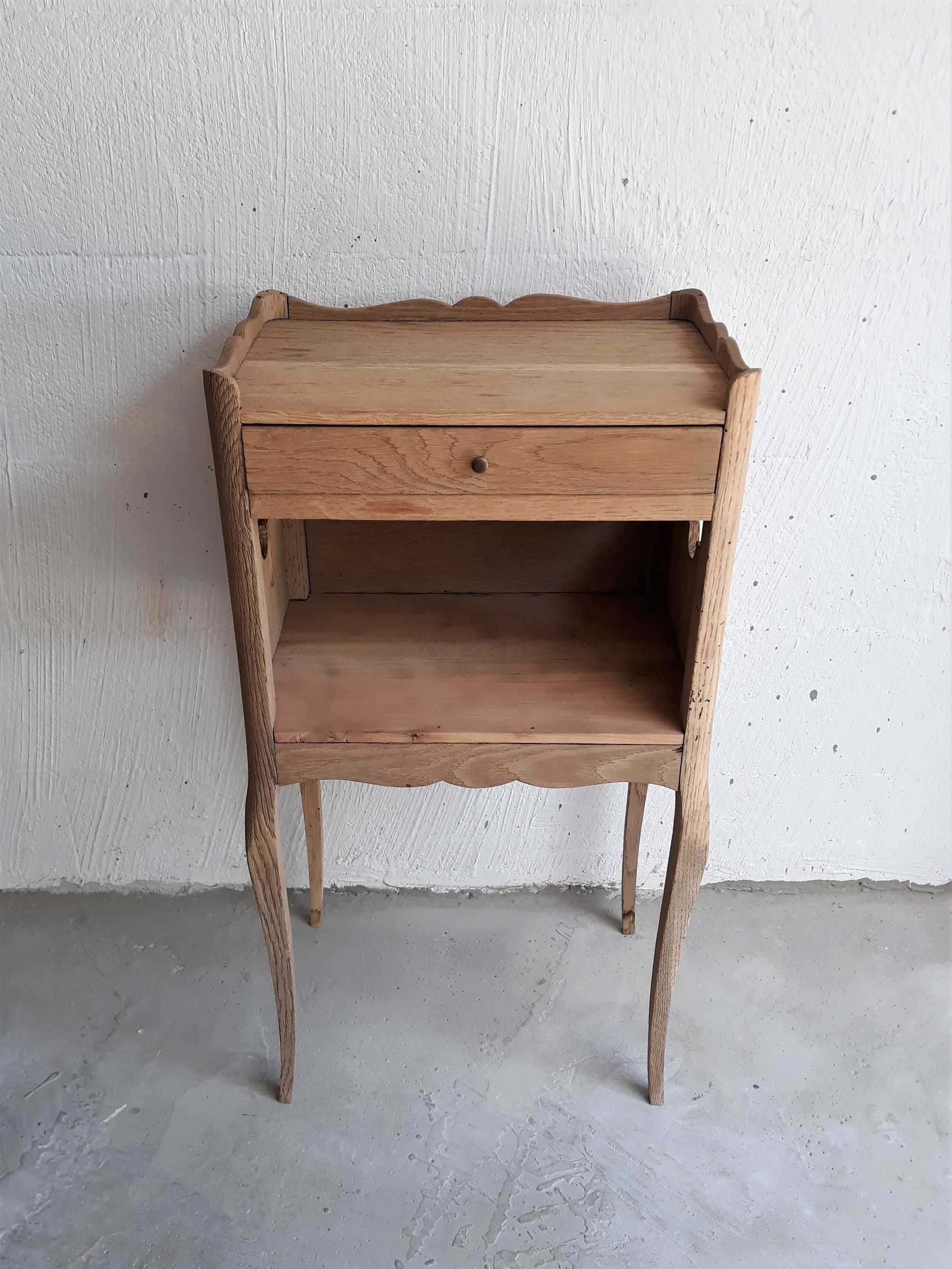 Vintage wooden bedside - Louis XV style nightstand in Oak