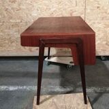 RV desk on compass feet