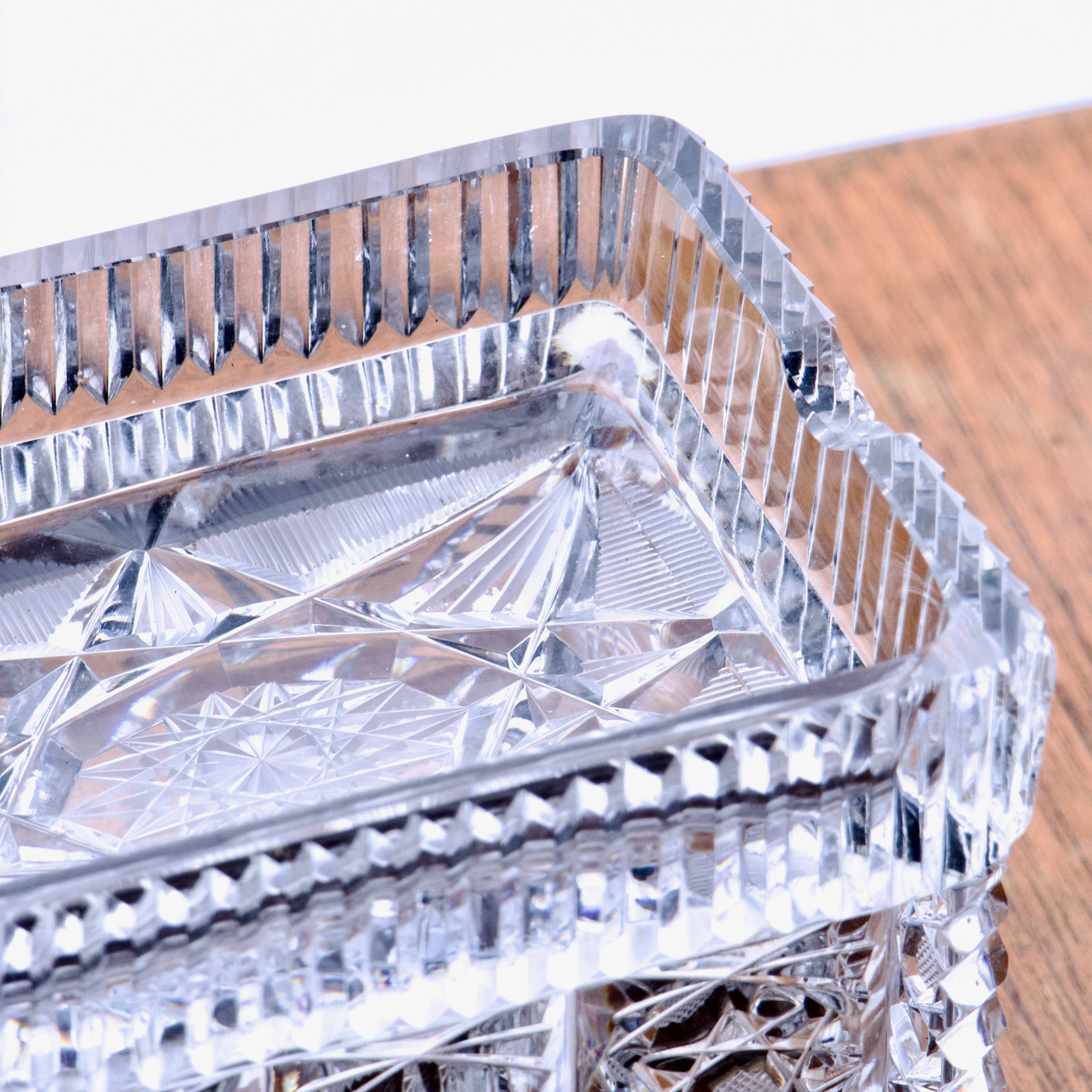 Antique 19th-century crystal snuffbox