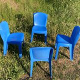 4 “Evolving” plastic garden chairs