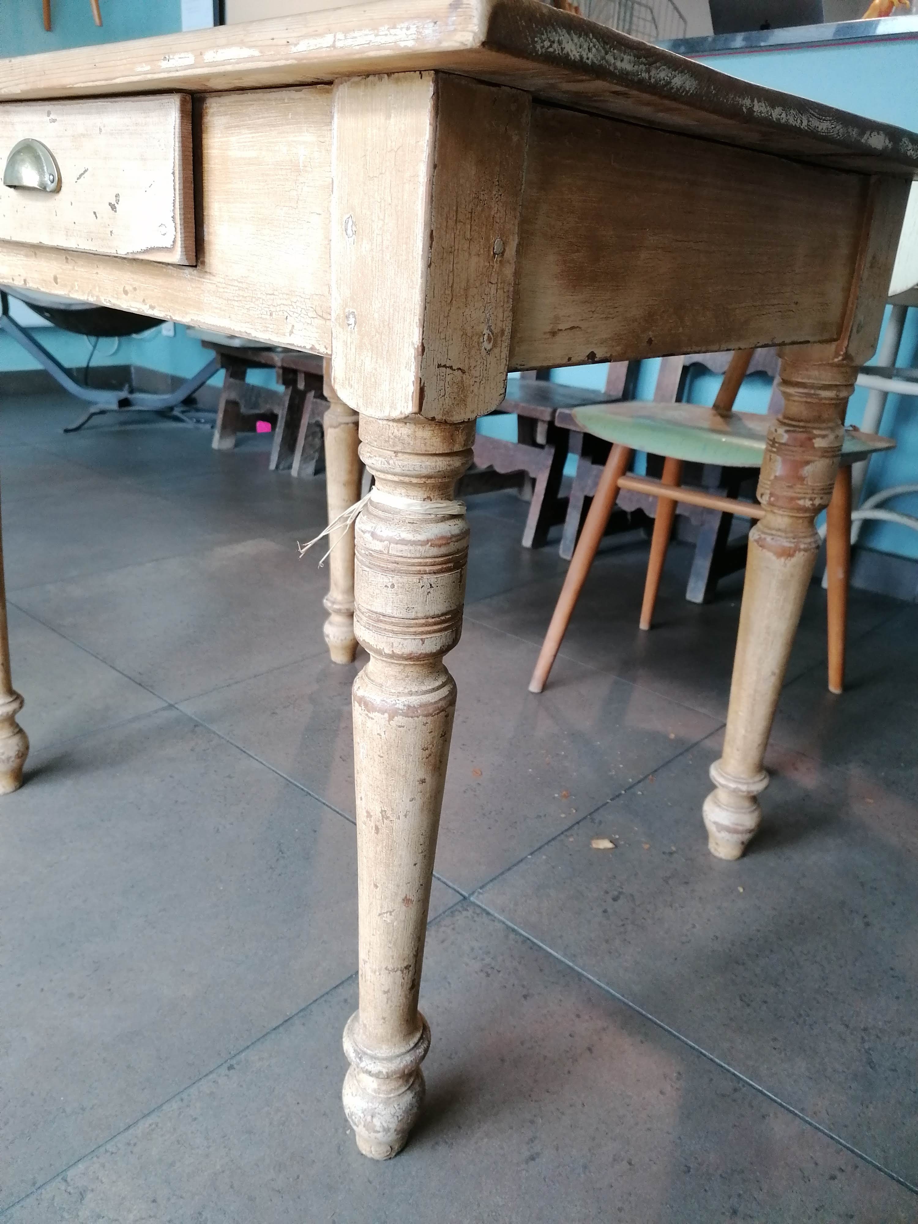 wooden dining table, vintage, turned legs, firm table style