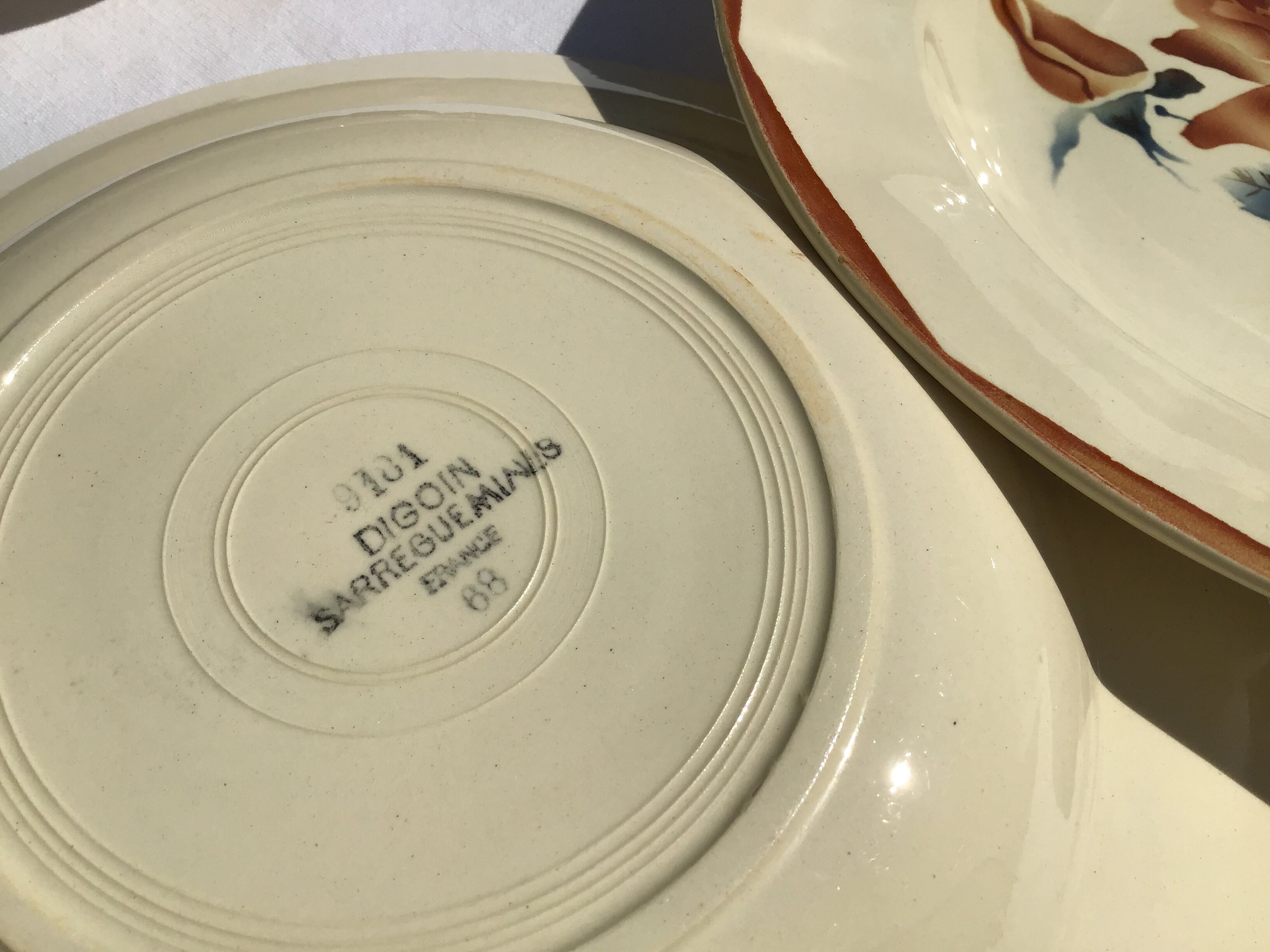 6 Digoin beige caramel edge hollow plates