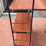 Shelf on foot