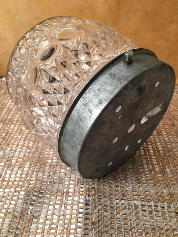 Plafonnier en verre moulé avec pointe dorée