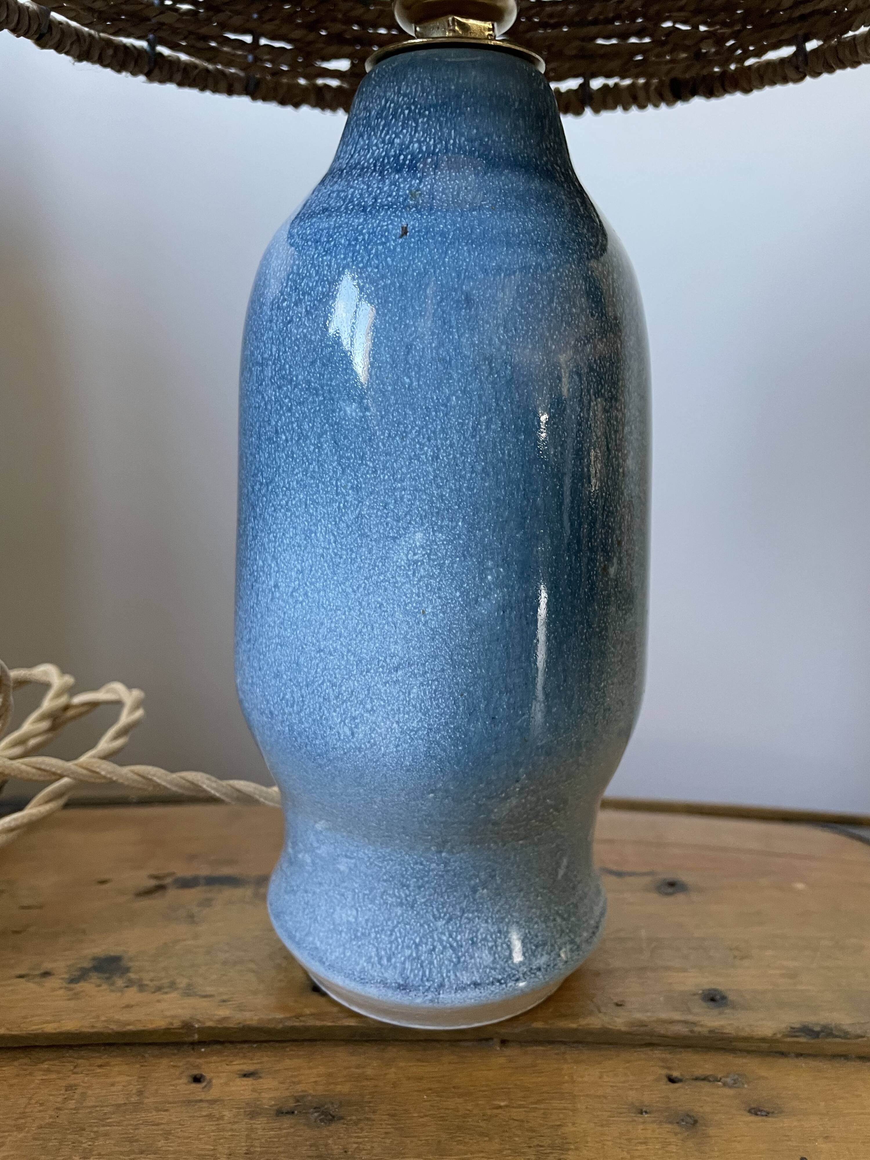 Lampe en céramique bleue