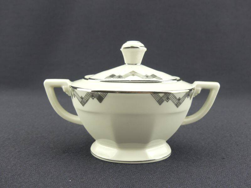 Art Deco tête-à-tête in Limoges porcelain by Legrand