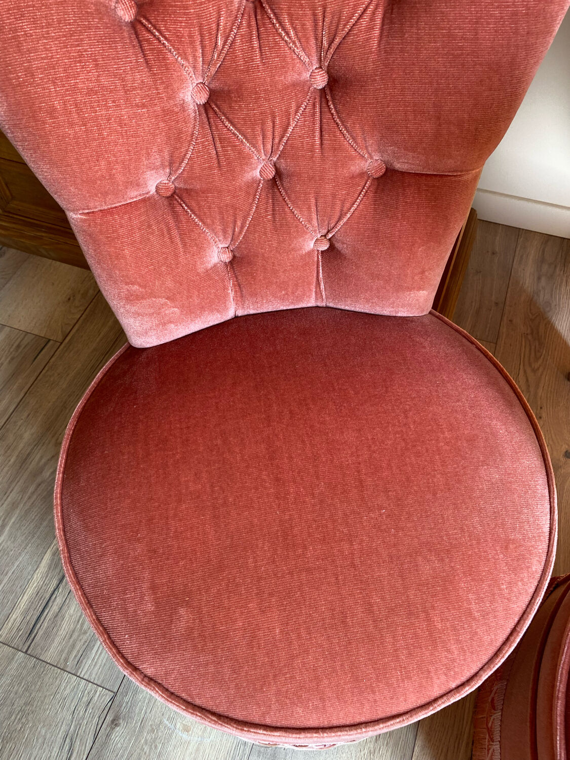 Set of 2 toad chairs