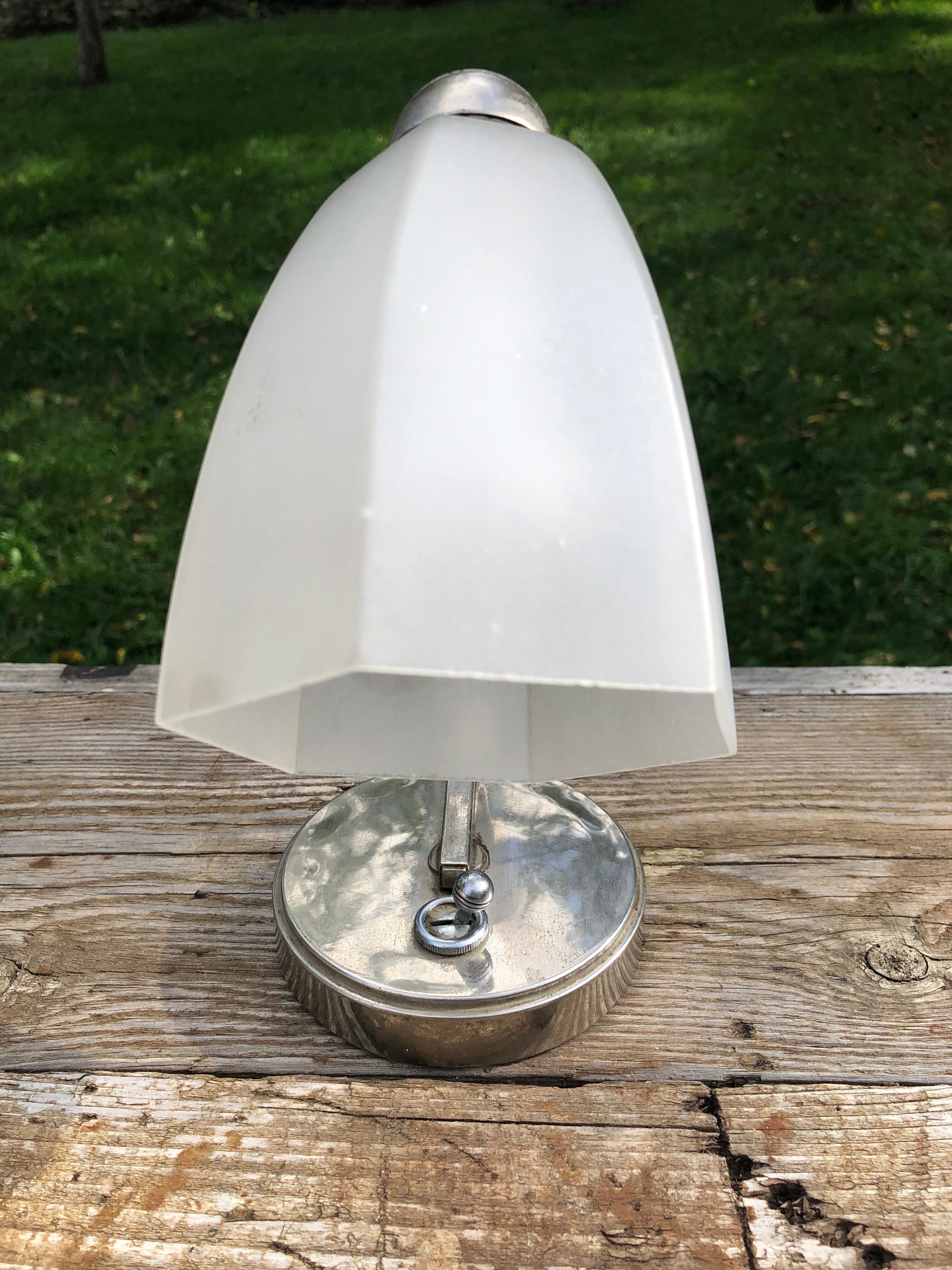 Art deco table lamp
