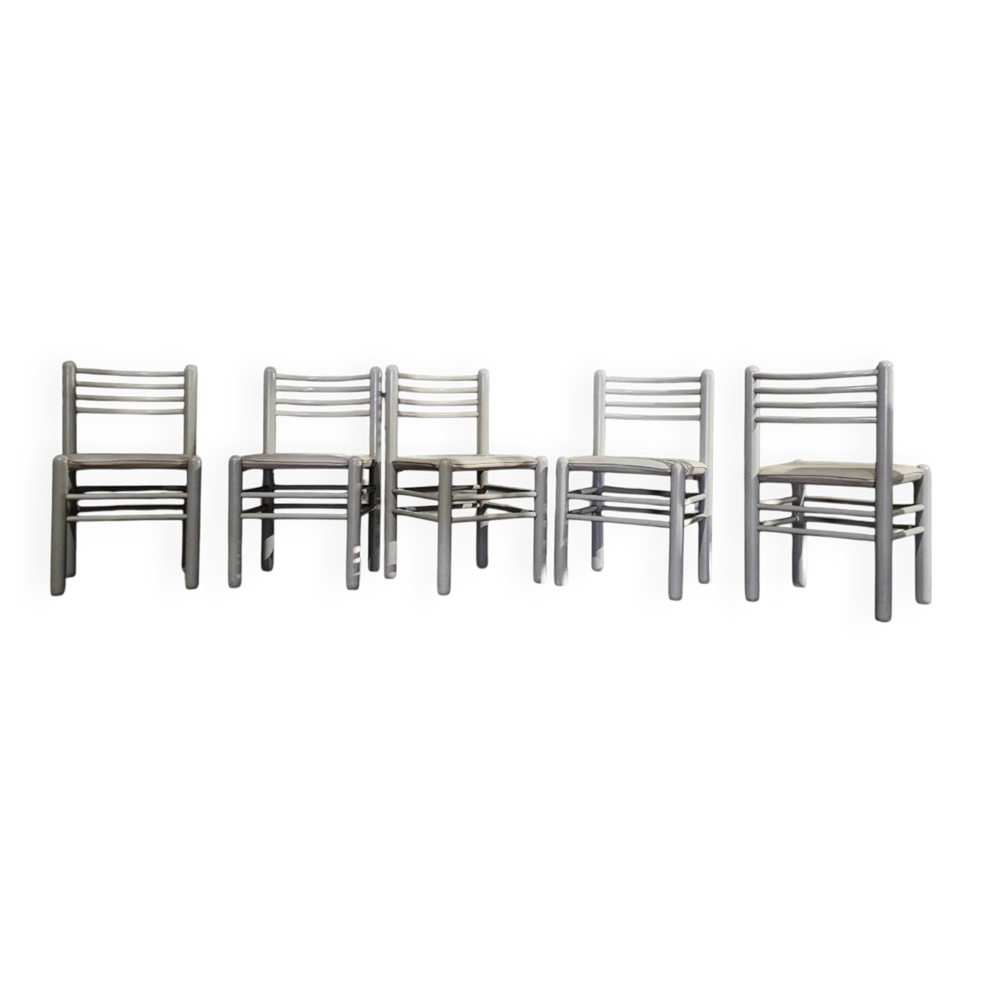 5 x dining chairs / light grey wooden frame / leather seat / Germany 1970s / labeled "ideen für kuchen - innenarchitektur"