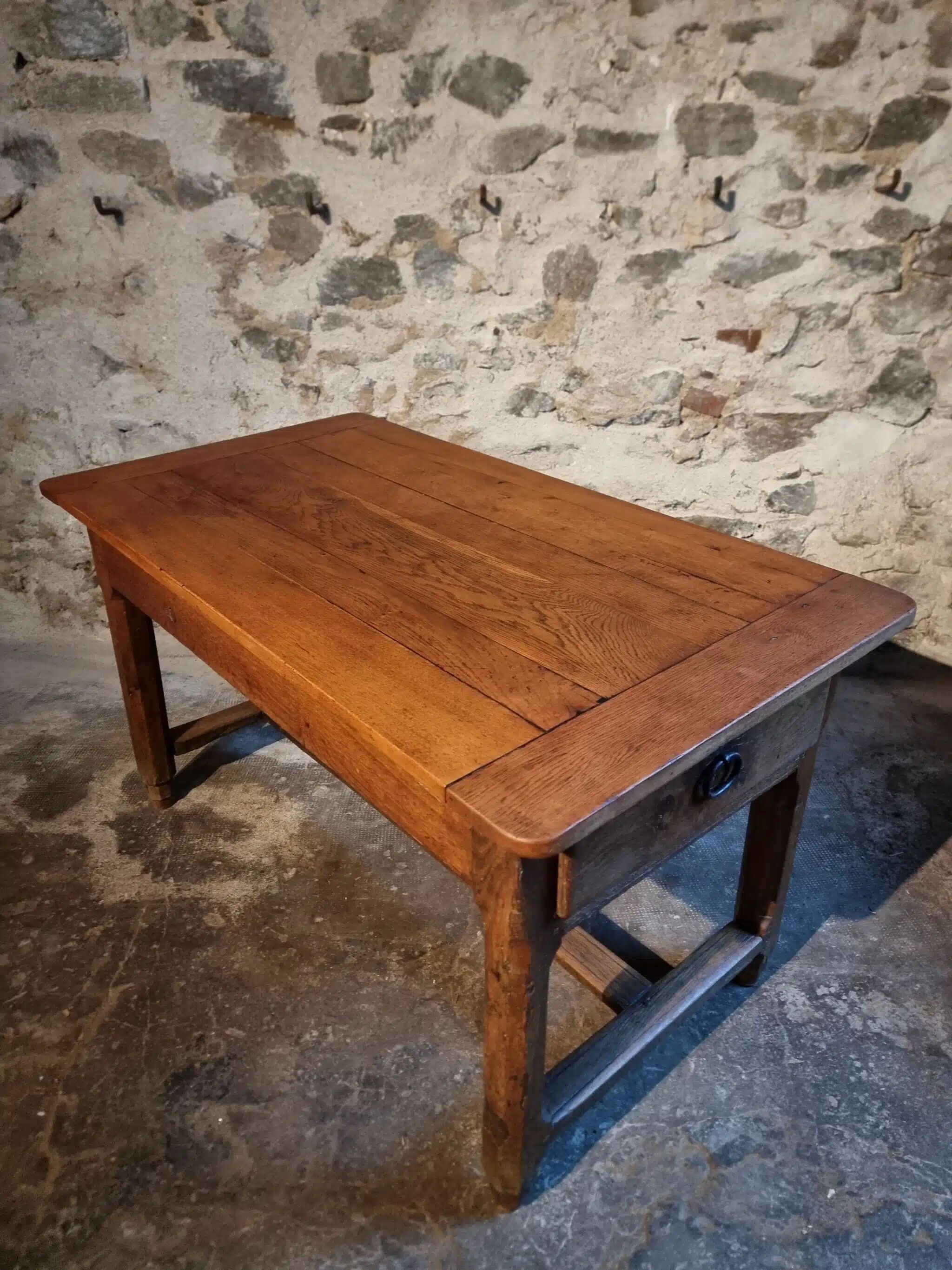 Rustic old oak table – Early 19th century