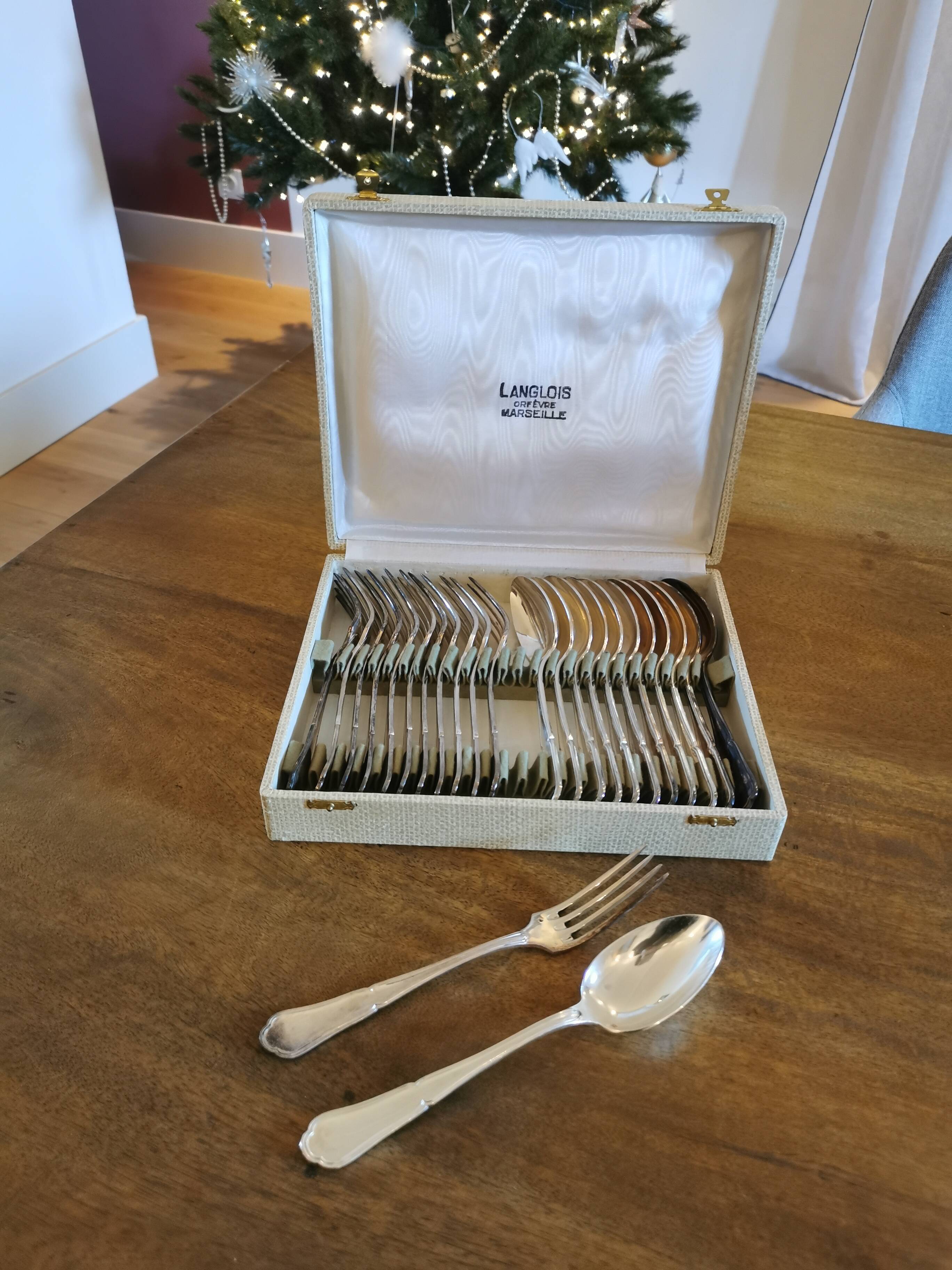 Ménagère Langlois Orfèvre en métal argenté