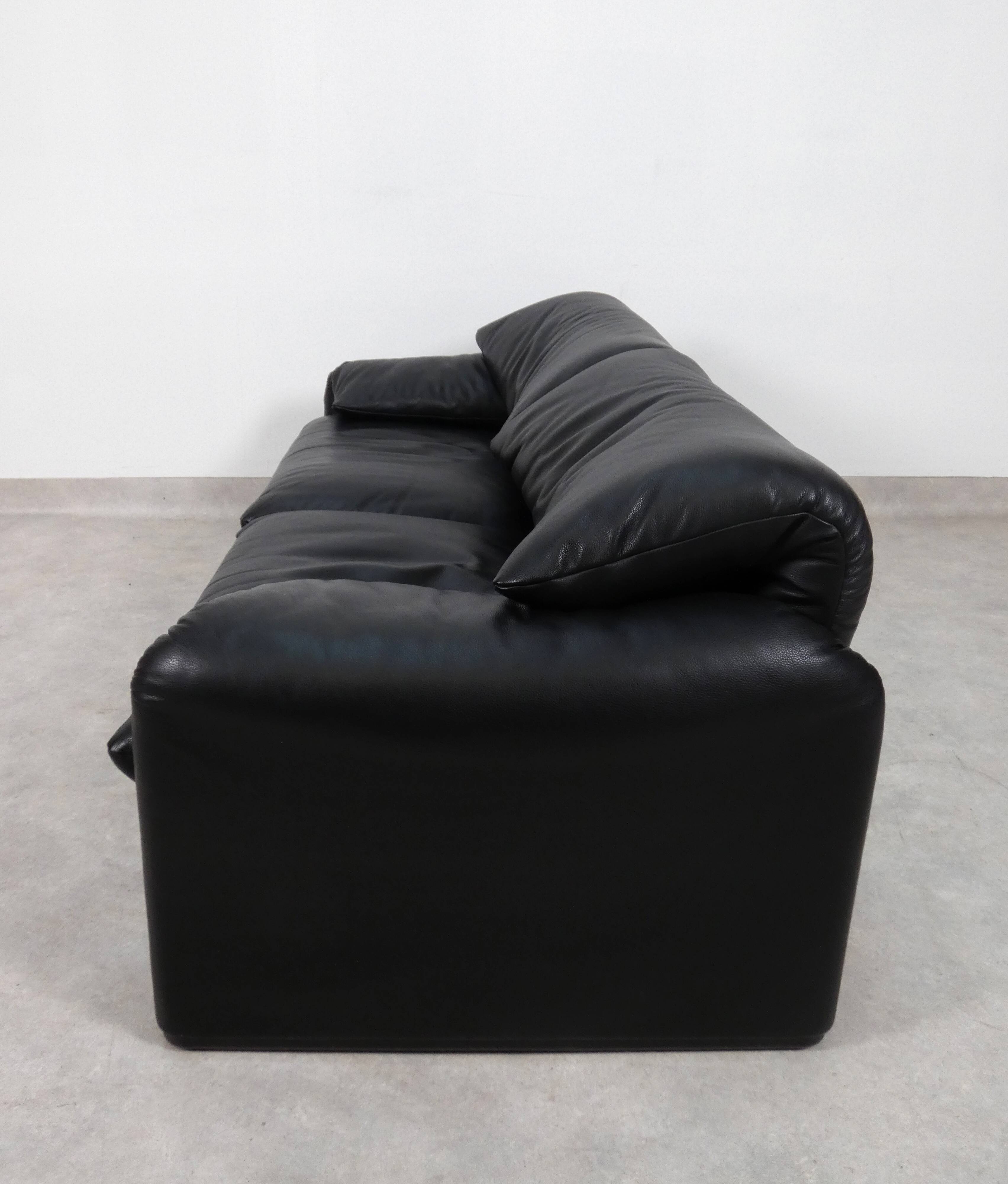 Cassina Maralunga 2,5 seater - black leather