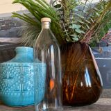 Antique glass bottle with a capacity of 1 litre and its beige cap - in very good condition!